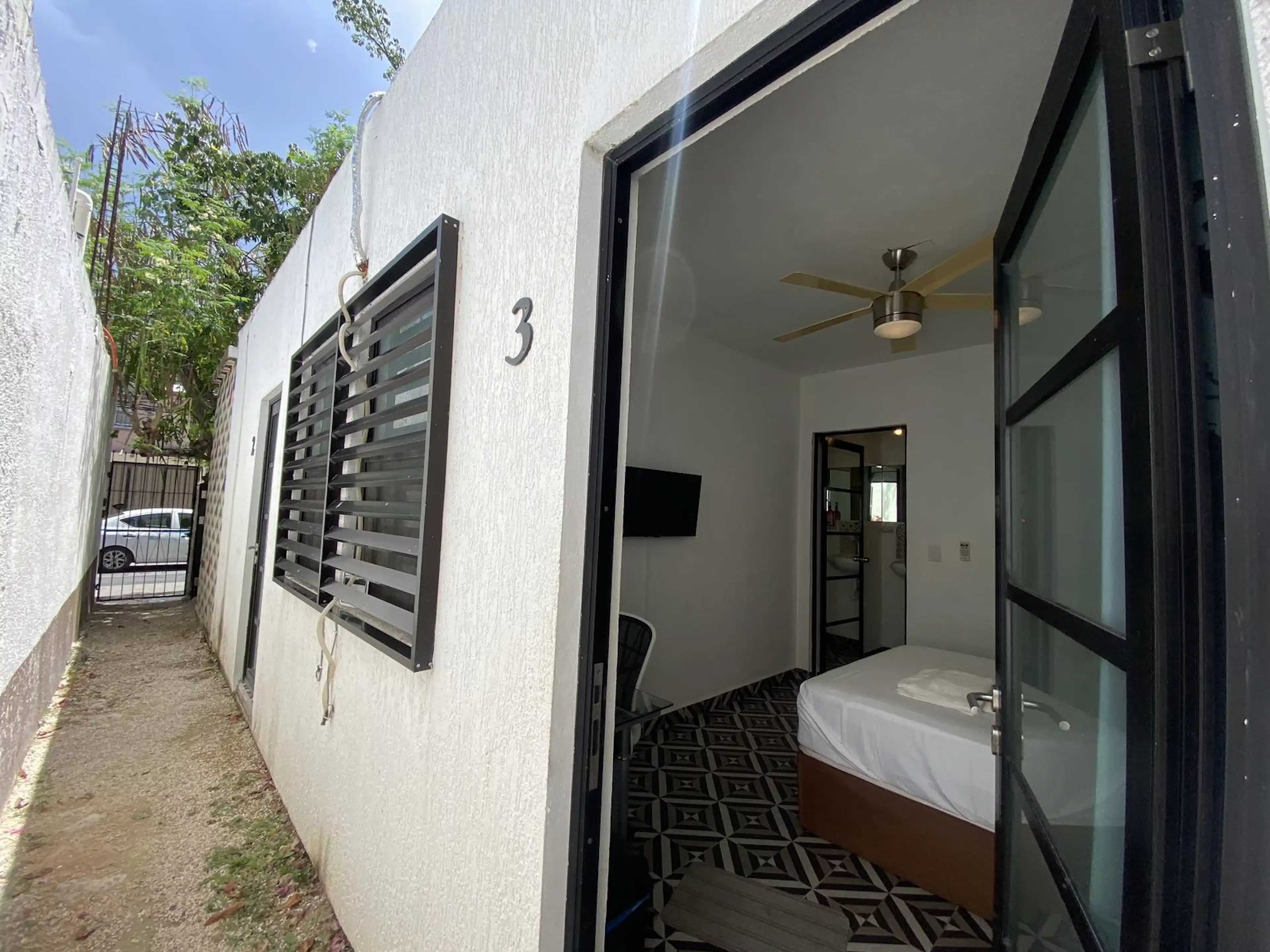 En Venta Estudios y Edificio Semi-Terminado Céntrico