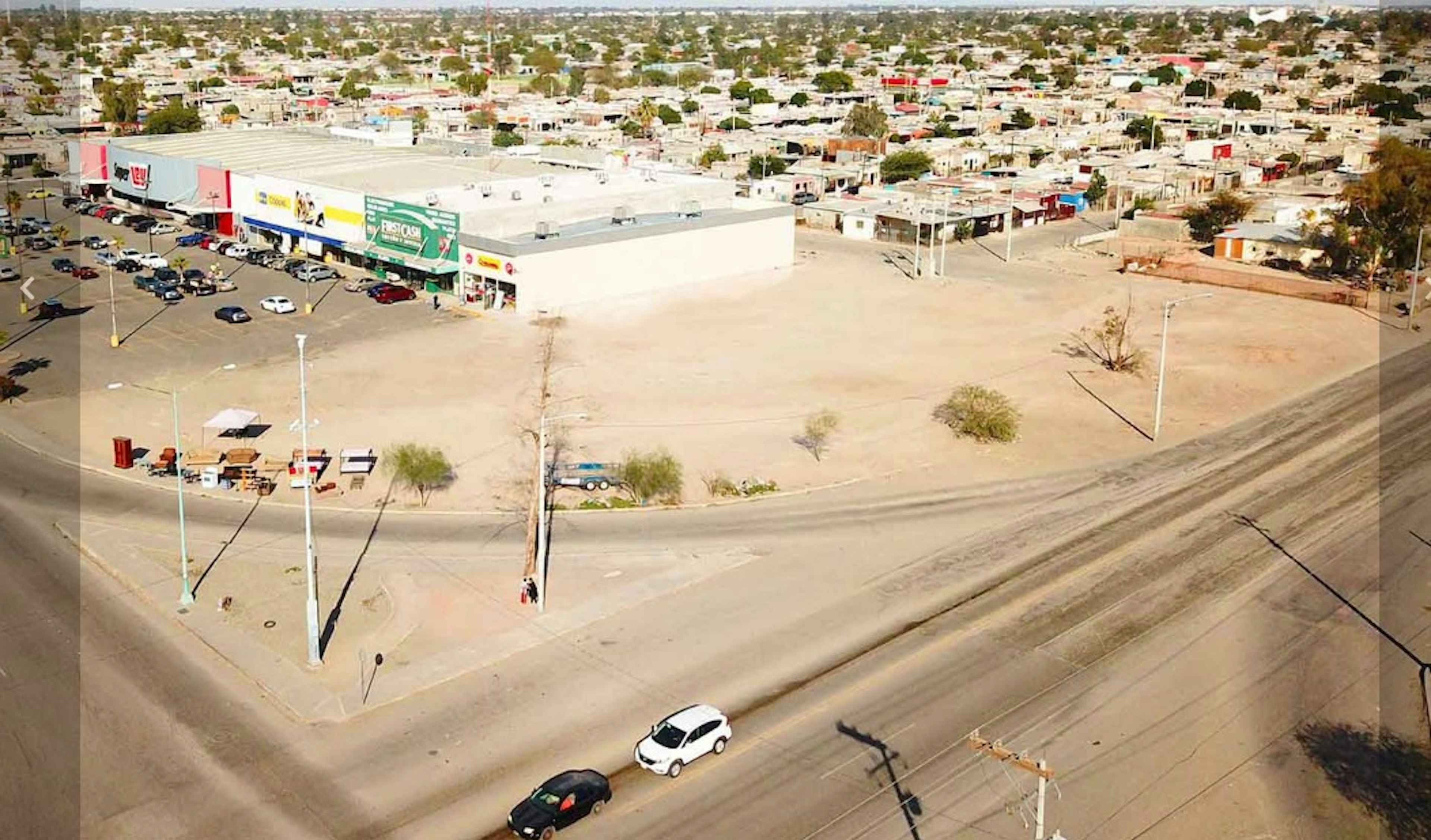 Calz. Manuel Gómez Morín #779