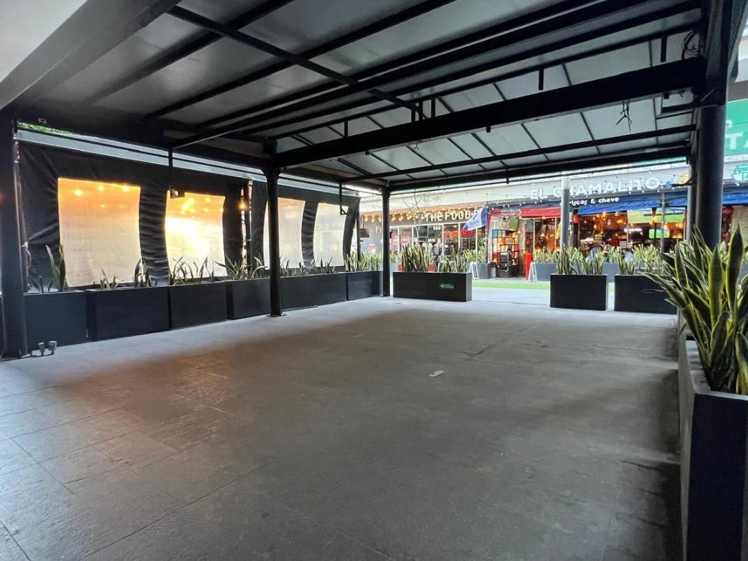 Local Comercial Spot2