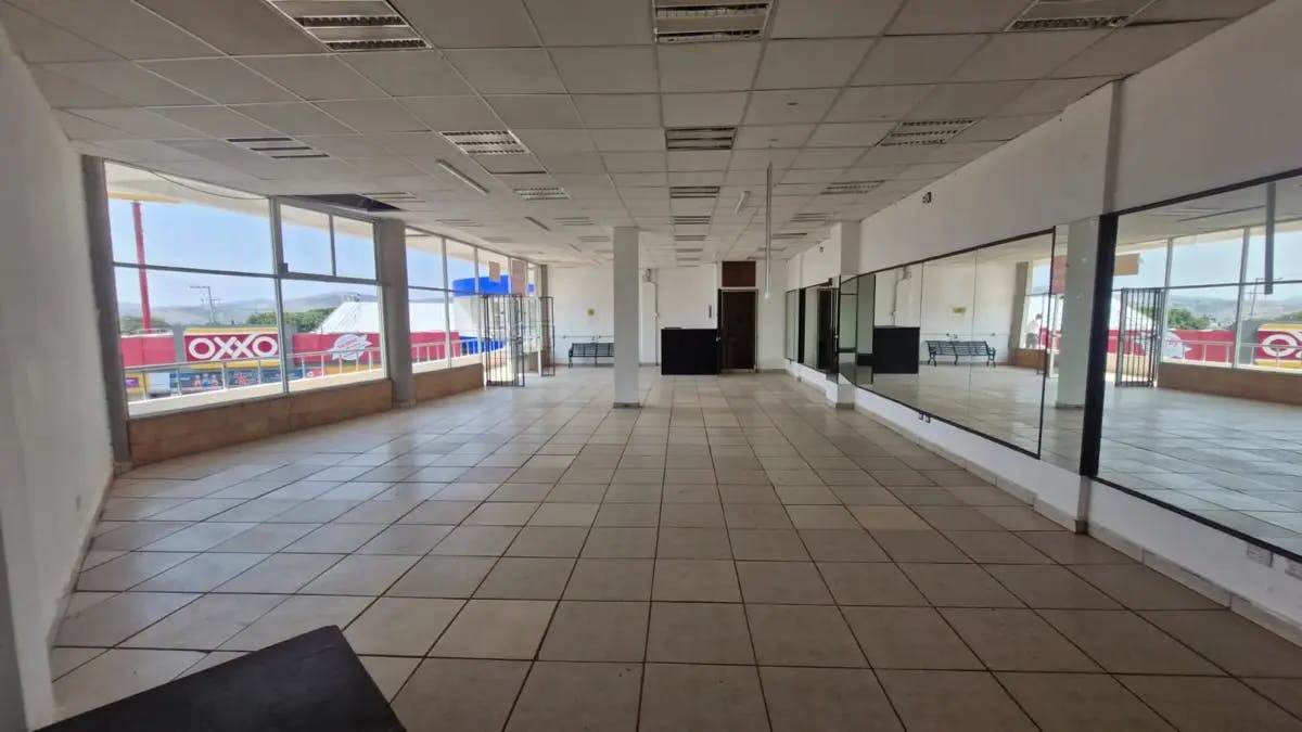 Local Comercial Spot2