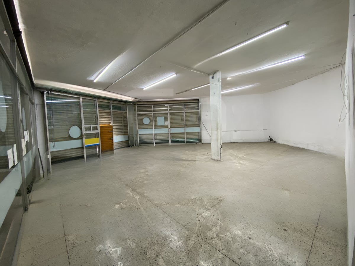 Local Comercial Spot2