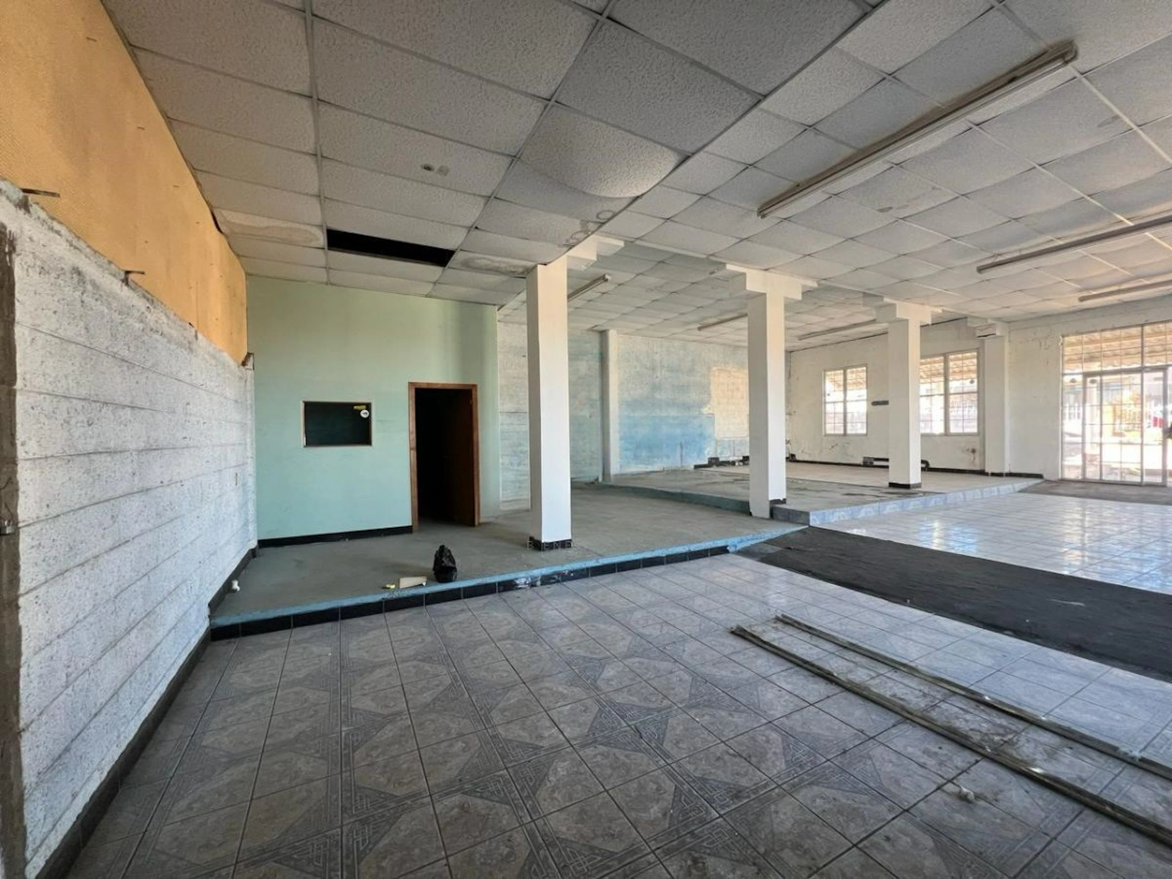 Local Comercial Spot2