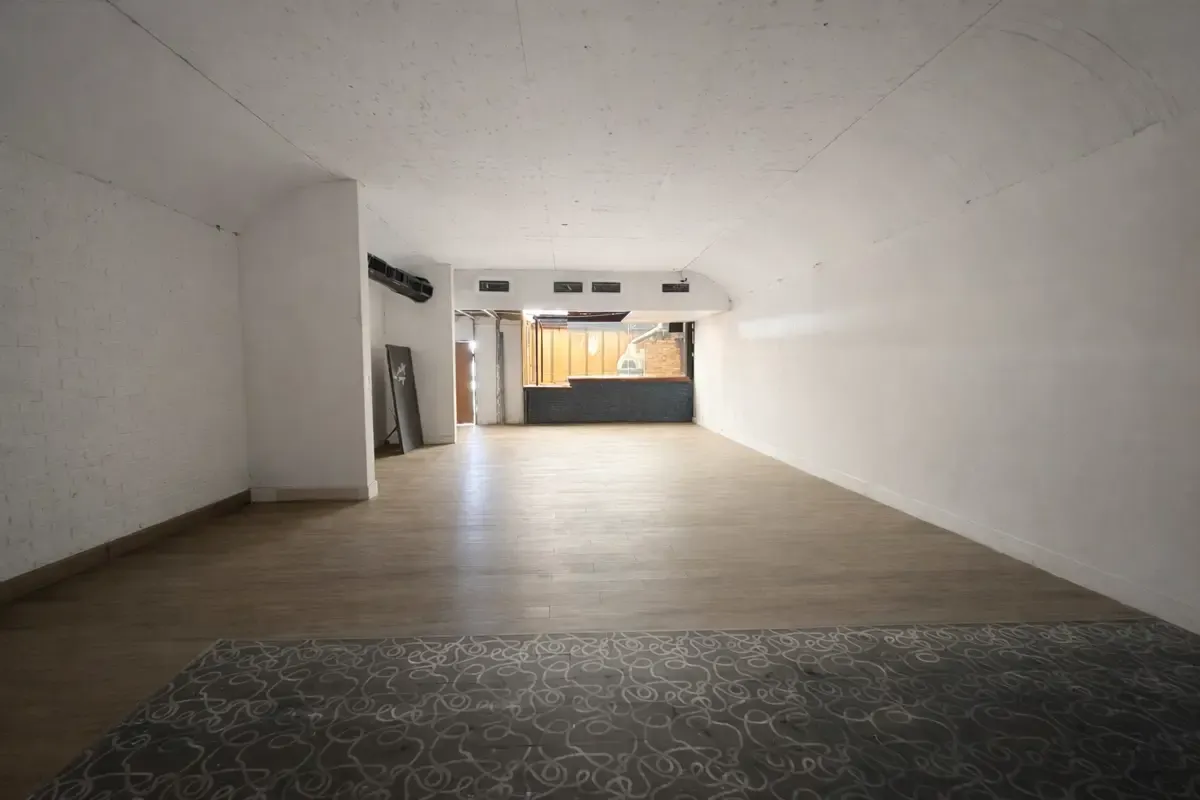 Local Comercial Spot2