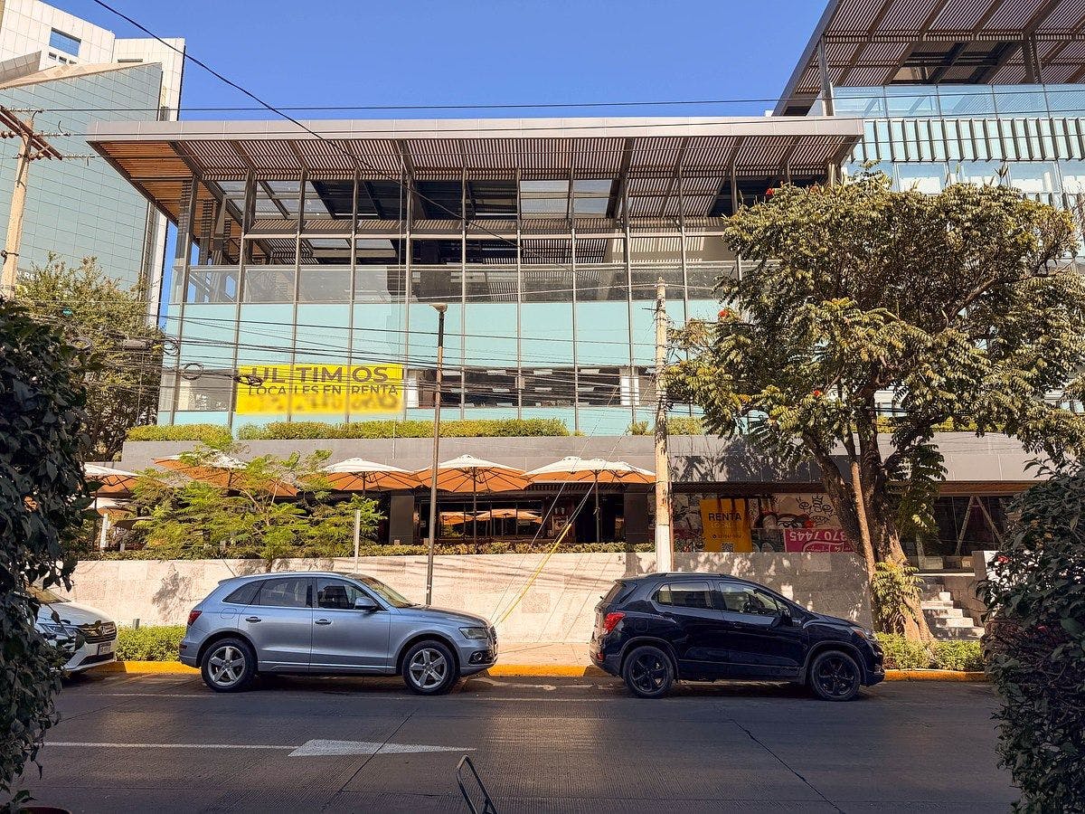 Local Comercial Spot2