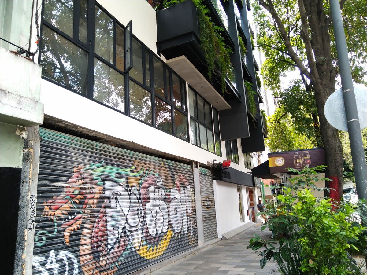 Local Comercial Spot2