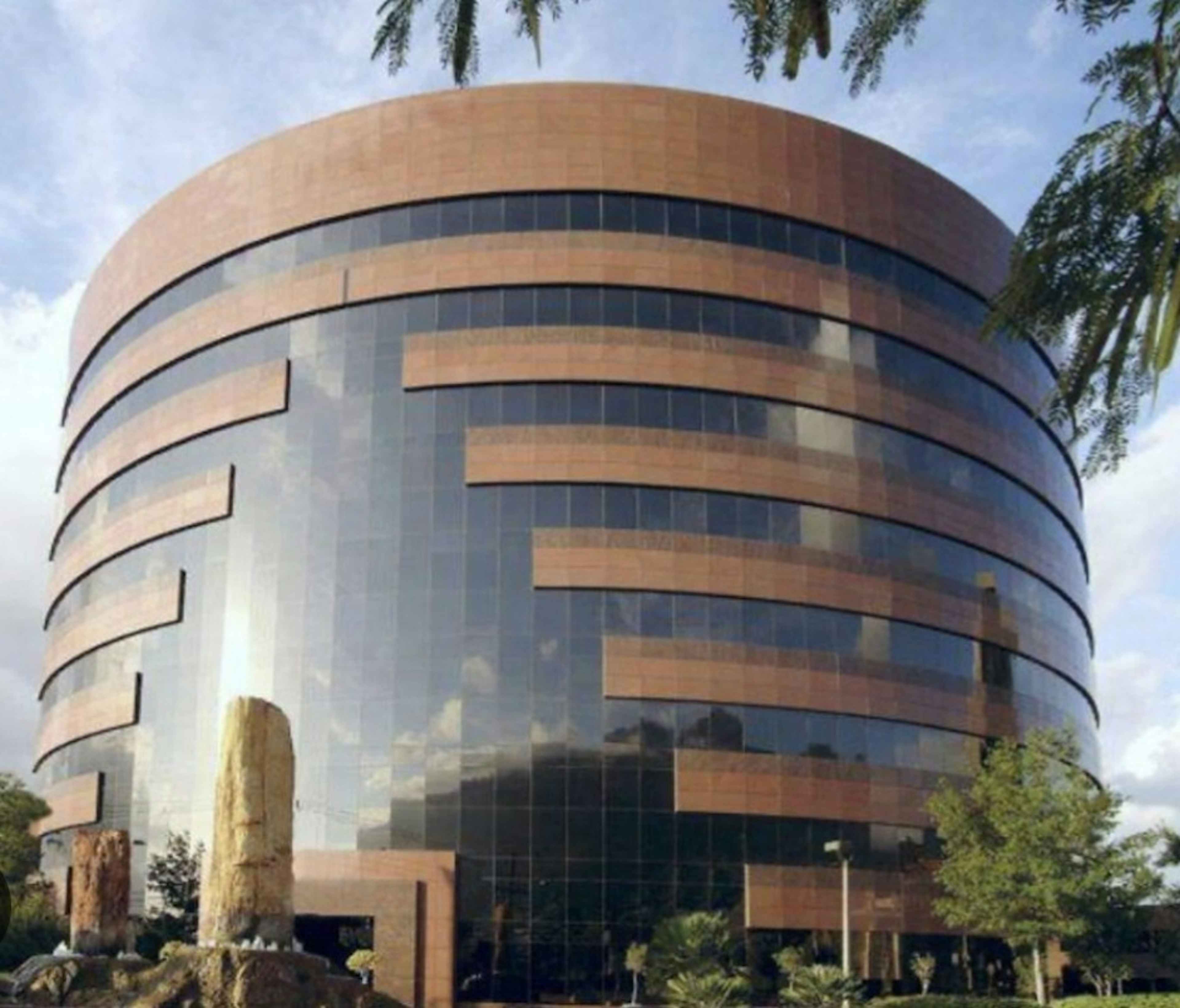 Avenida Manuel Gómez Morín 350