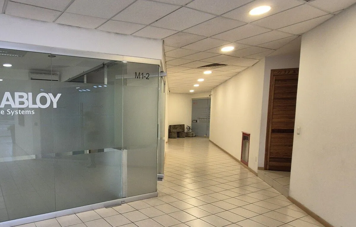 Local Comercial Spot2