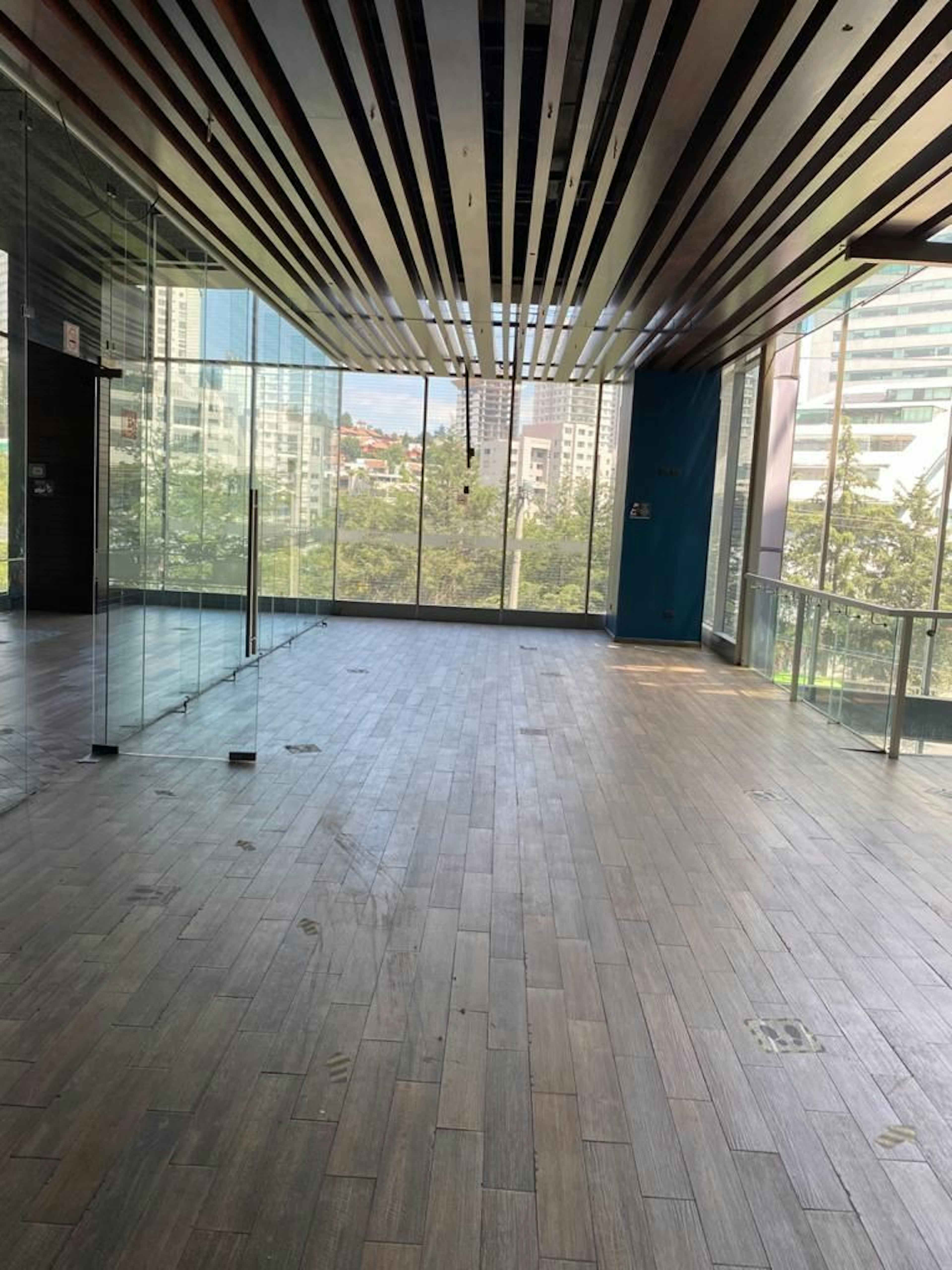 Juan Salvador Agraz 37