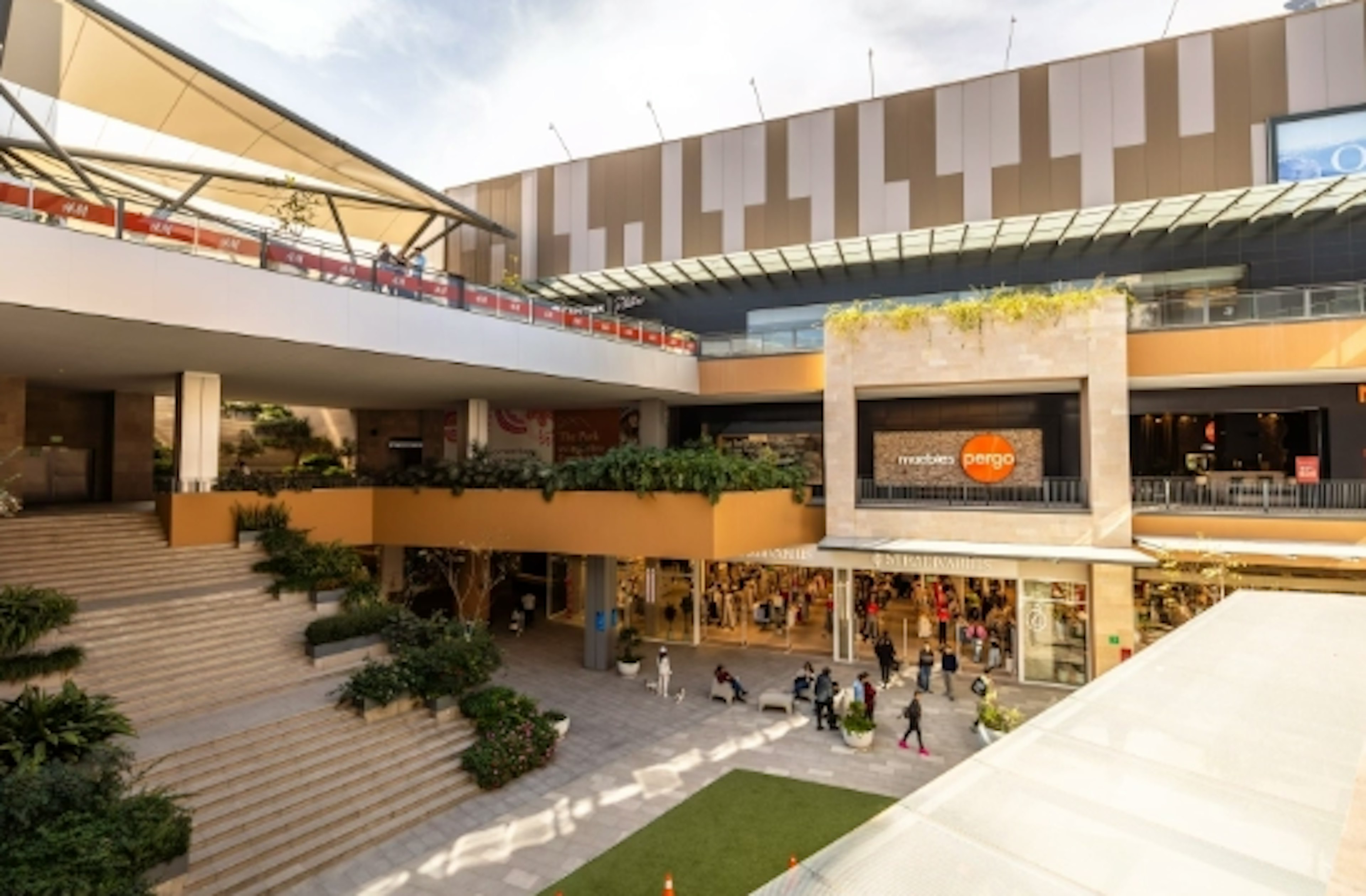 Local C. C - 210-photo