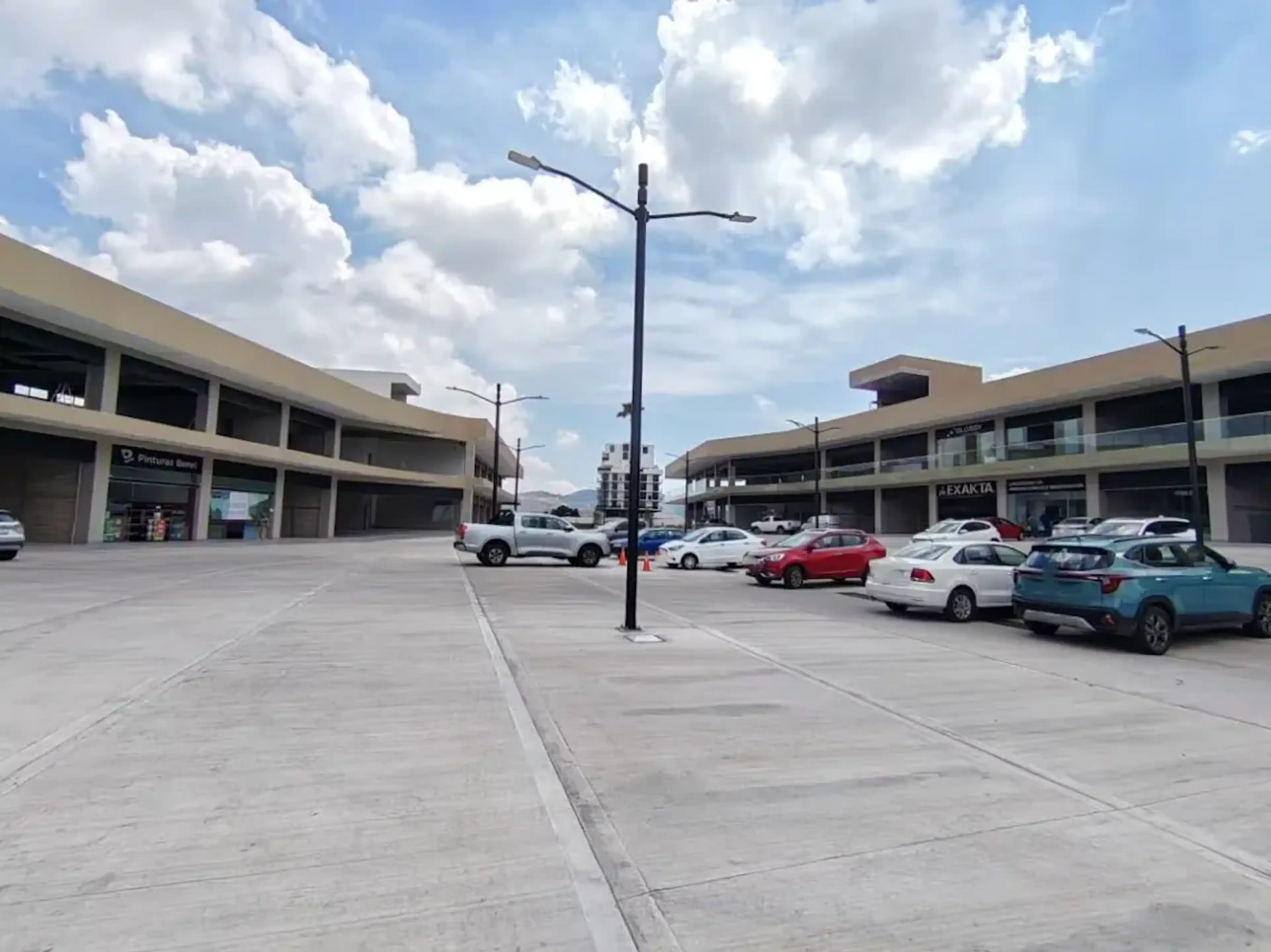 Boulevard De Las Cascadas