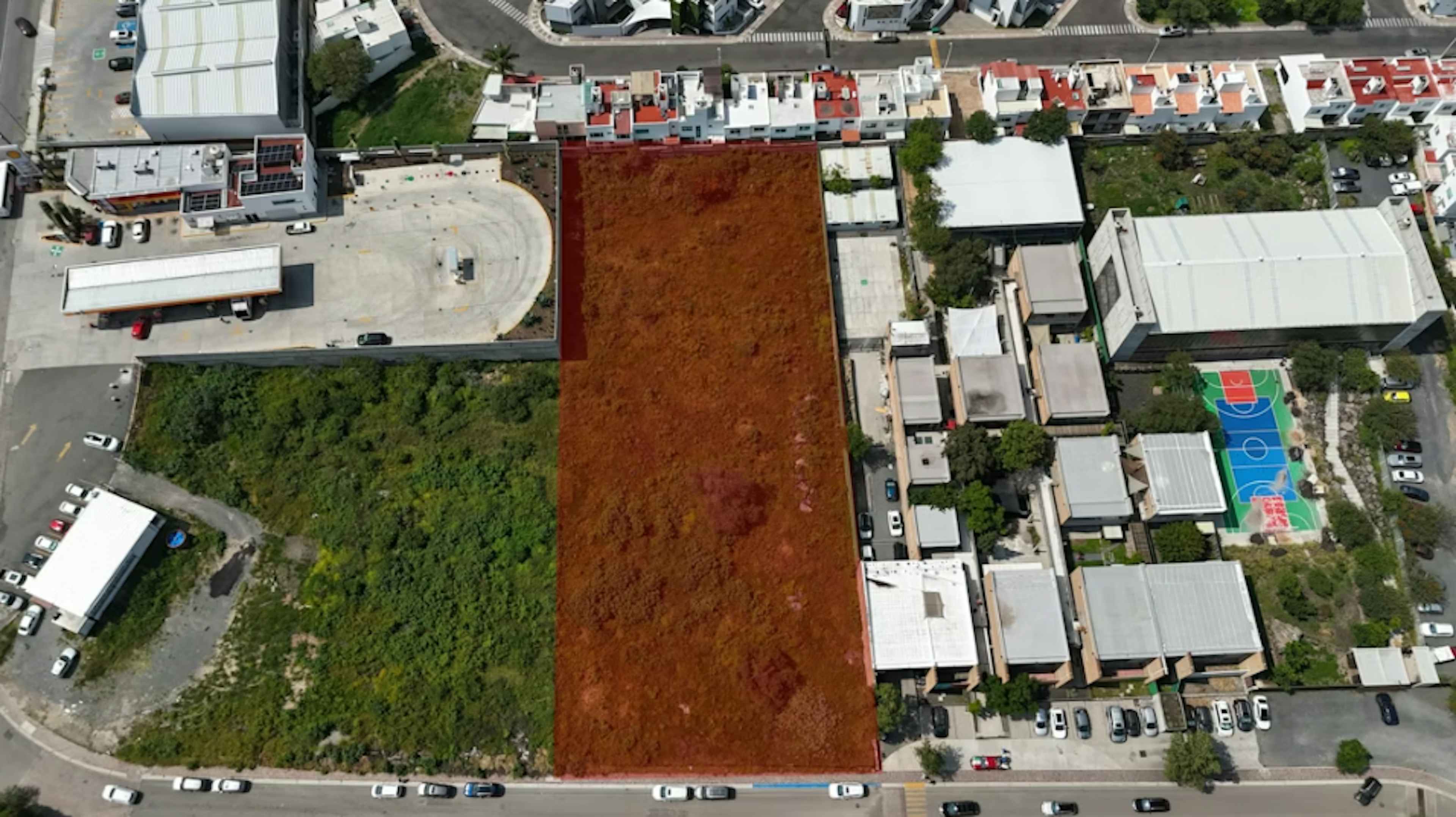 Terreno De Usos Mixtos La Cima Zona El Refugio