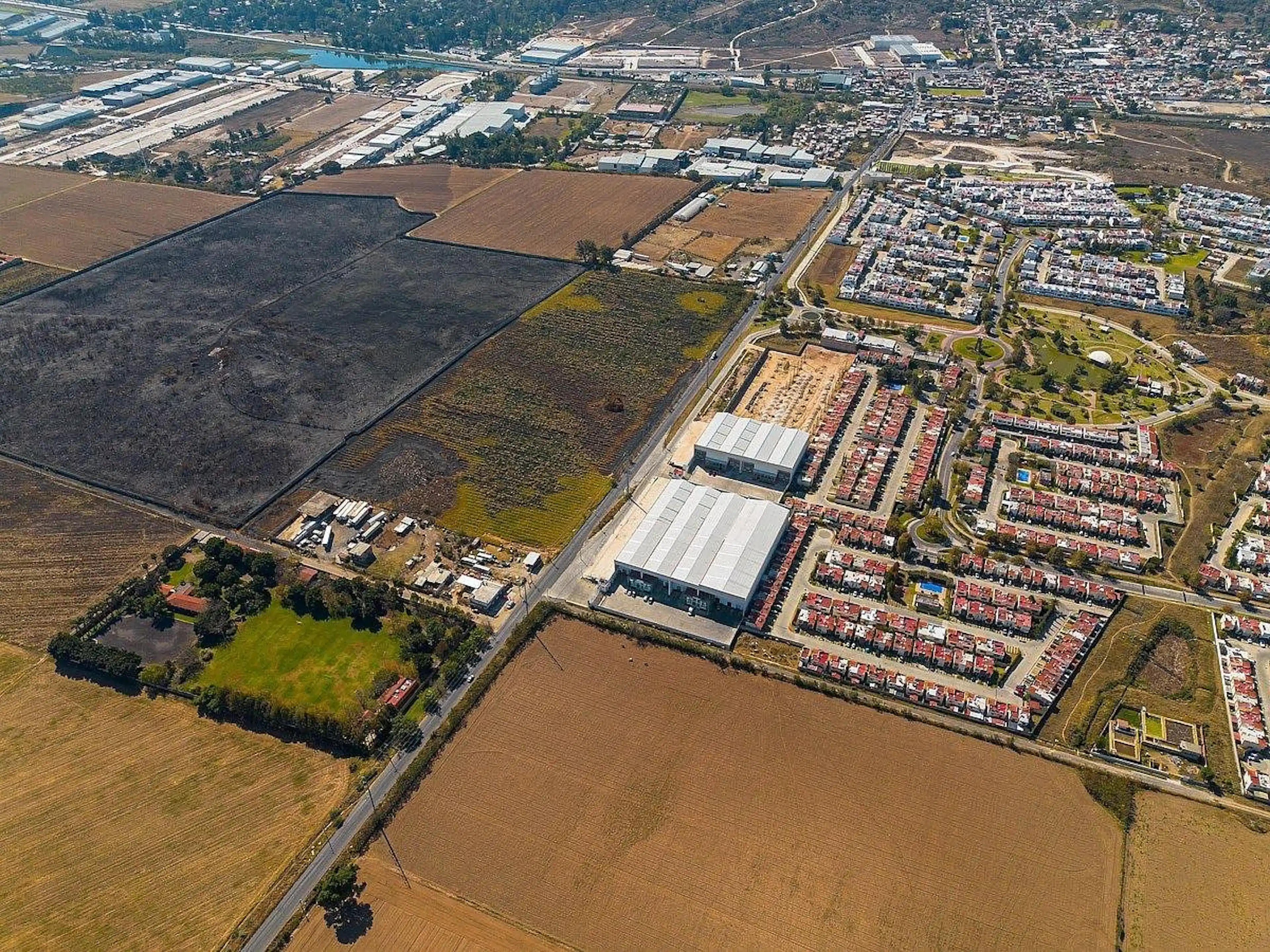 BODEGA EN RENTA EN LA VENTA DEL ASTILLERO