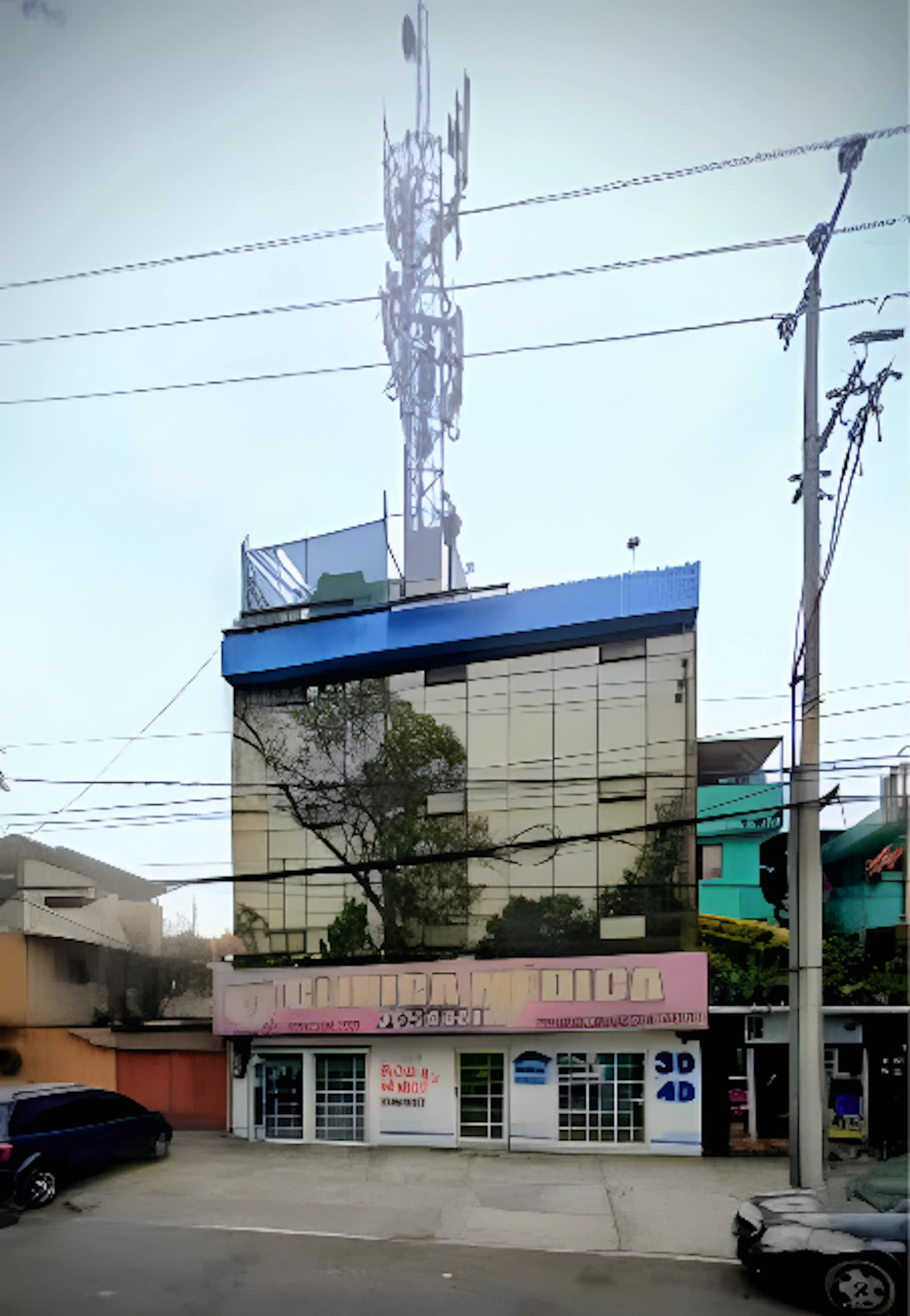 Avenida Canal De Garay