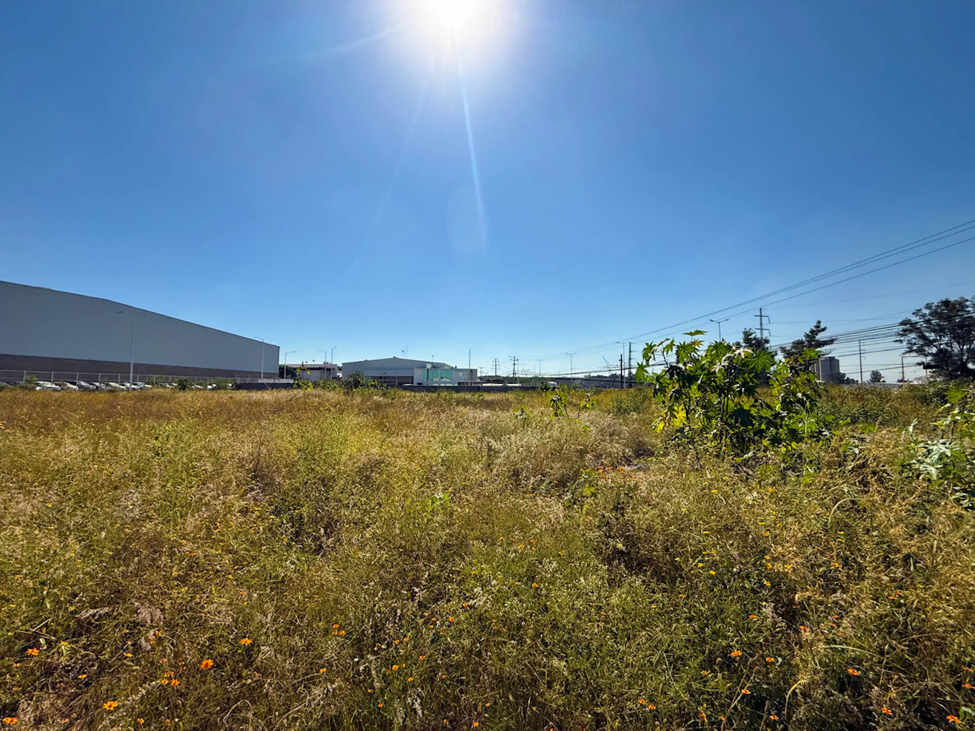 TERRENO INDUSTRIAL EN VENTA EN CARR. EL SALTO Y PERIF. OTE