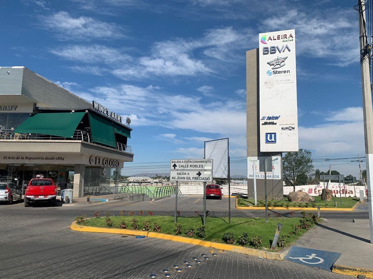 Local Comercial Spot2