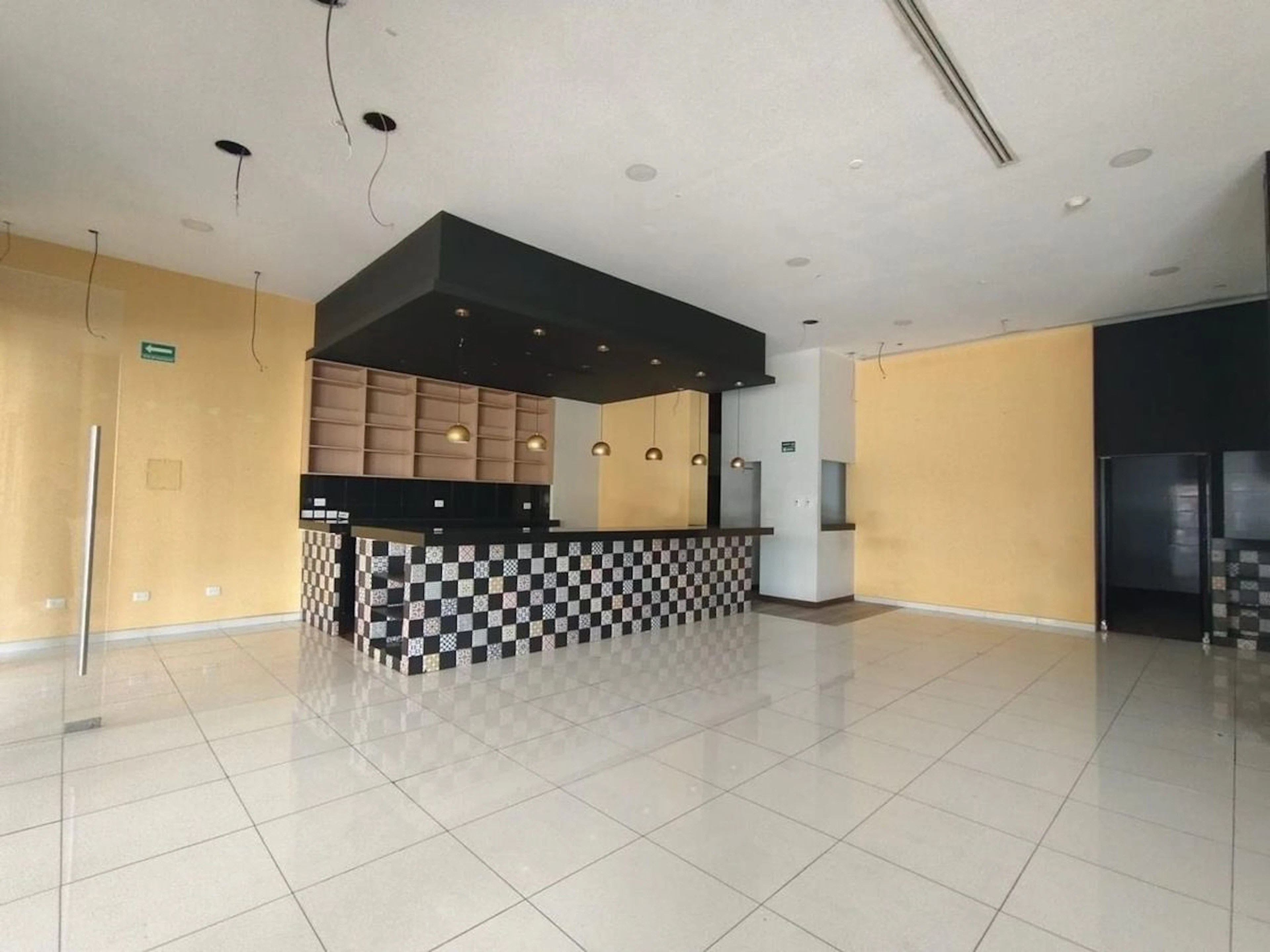 Local Comercial Spot2