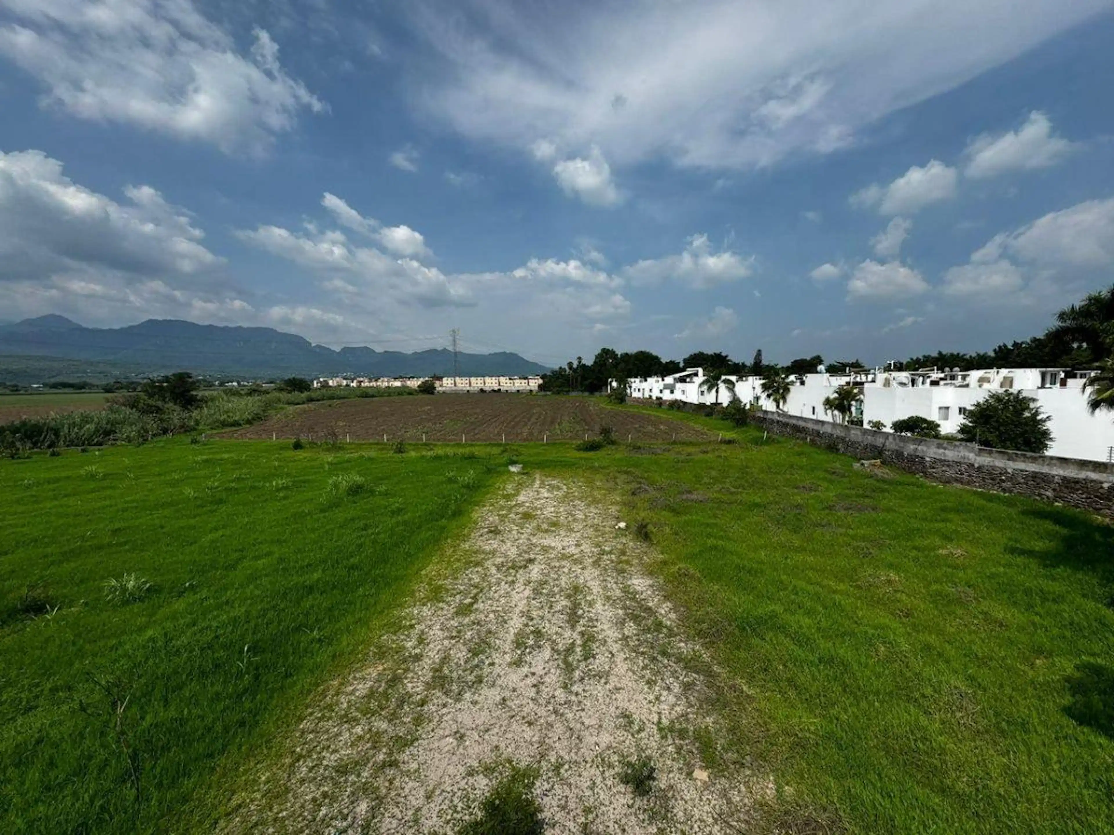 Terreno escriturado ideal para desarrollo residencial habitacional en Yautepec, Morelos