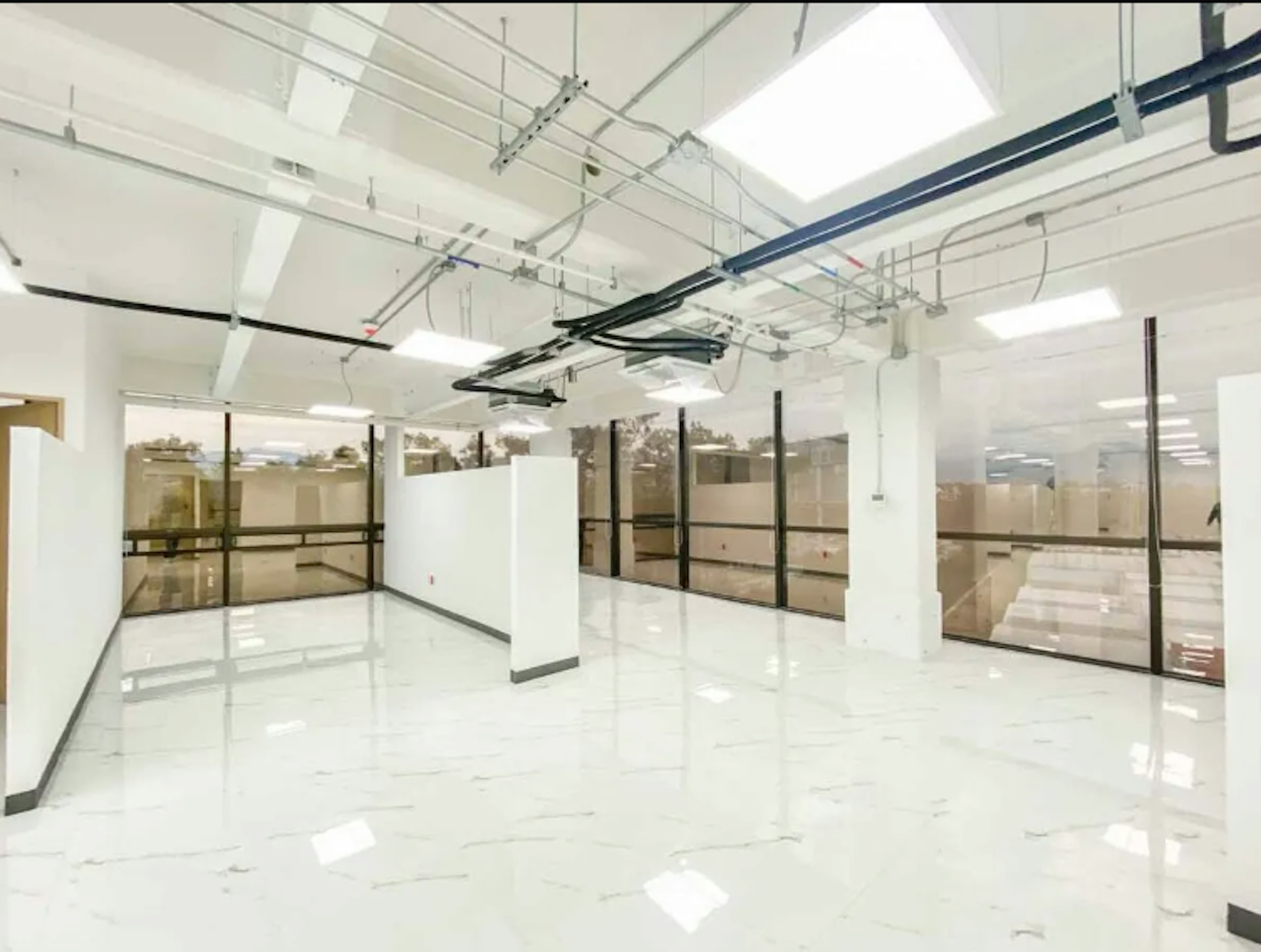 Oficina 2,200 M2-photo