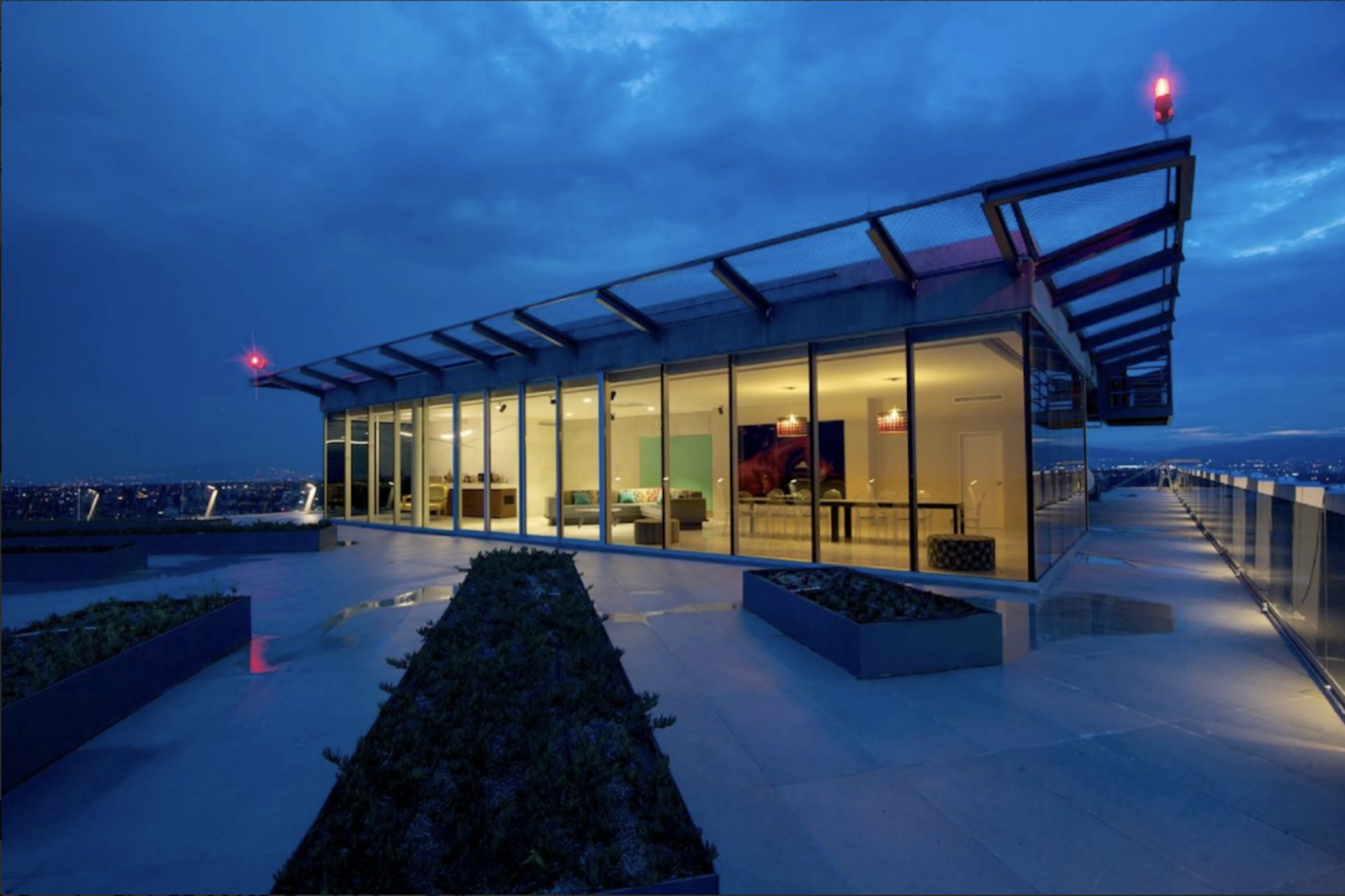 Local Comercial Spot2