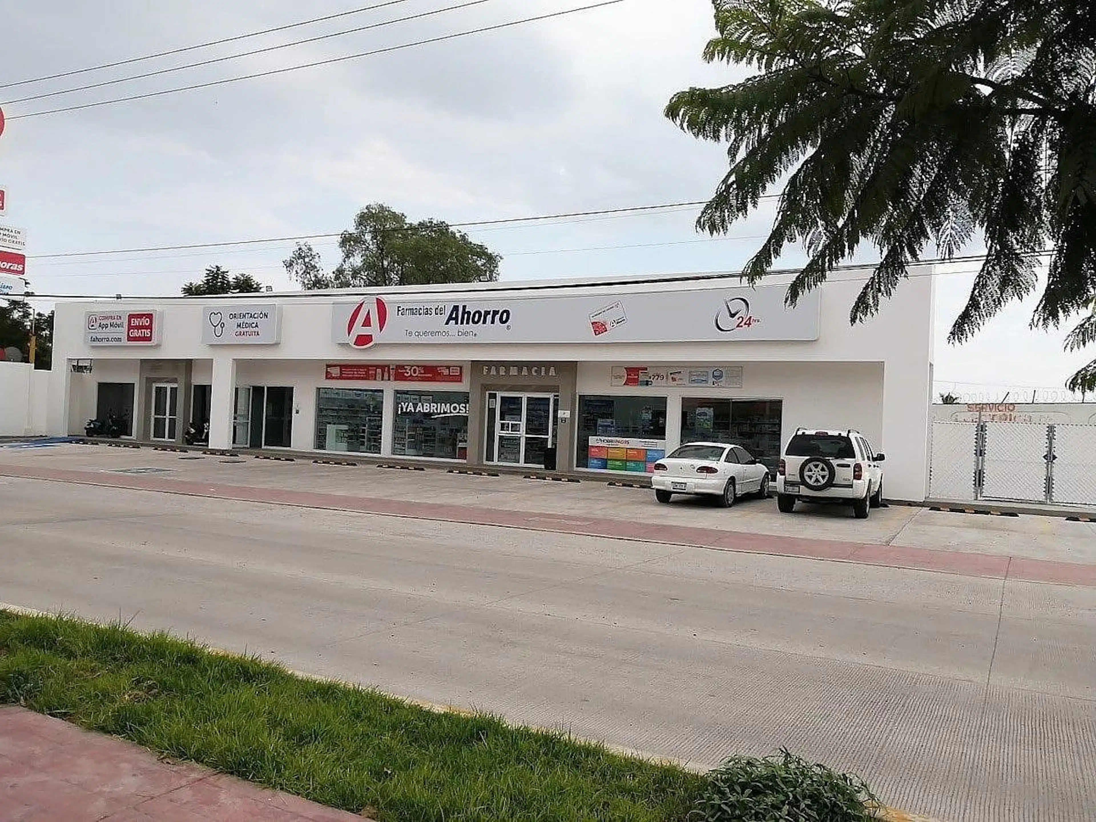 Blvd. Hermenegildo Bustos S/n