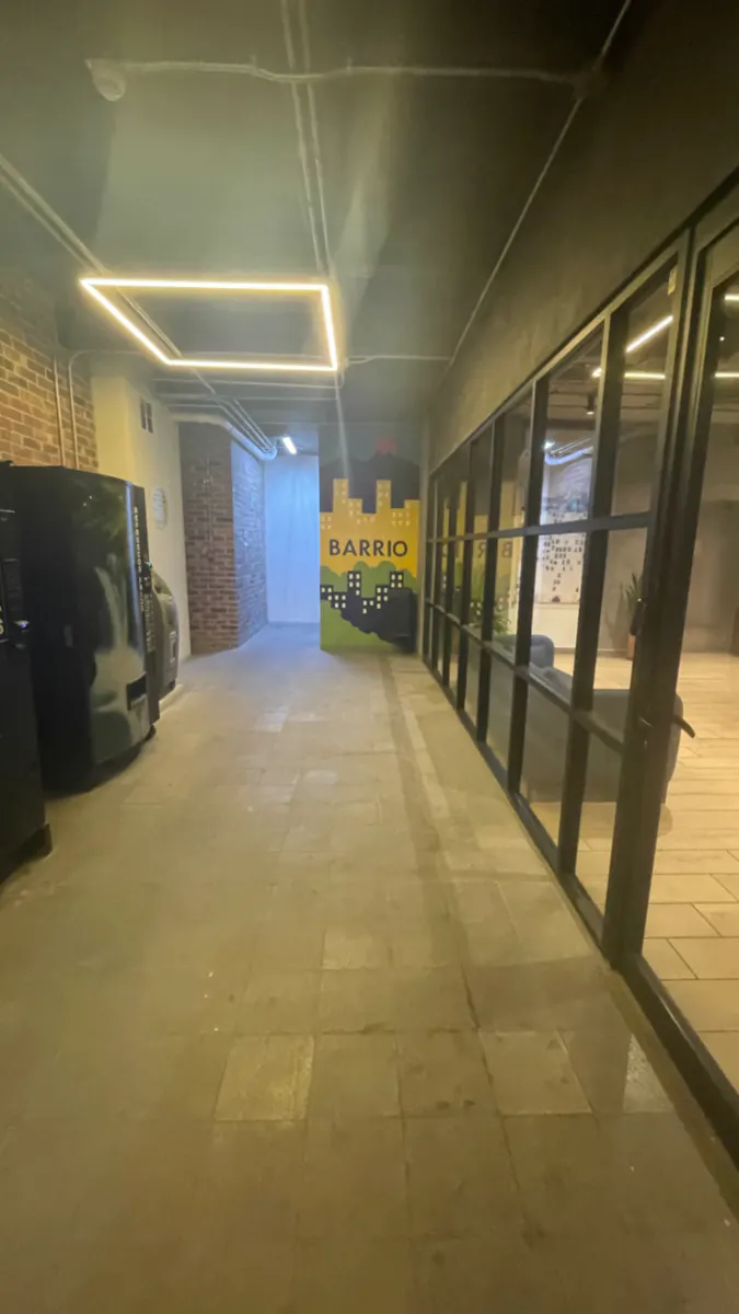 Local Comercial Spot2