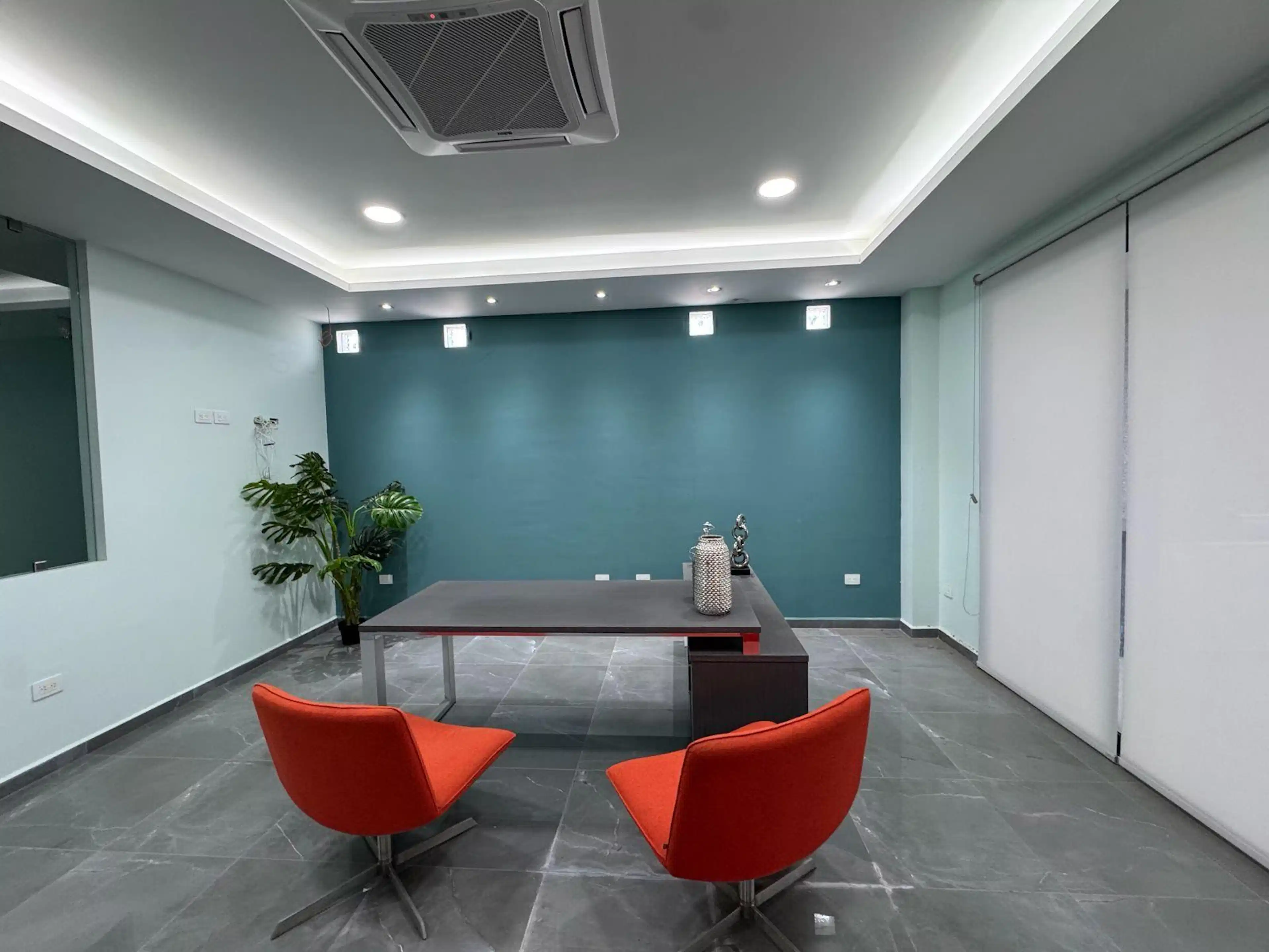 Moderna Oficina En Venta En Guadalupe Sobre Av. Lázaro Cárdenas S/N
