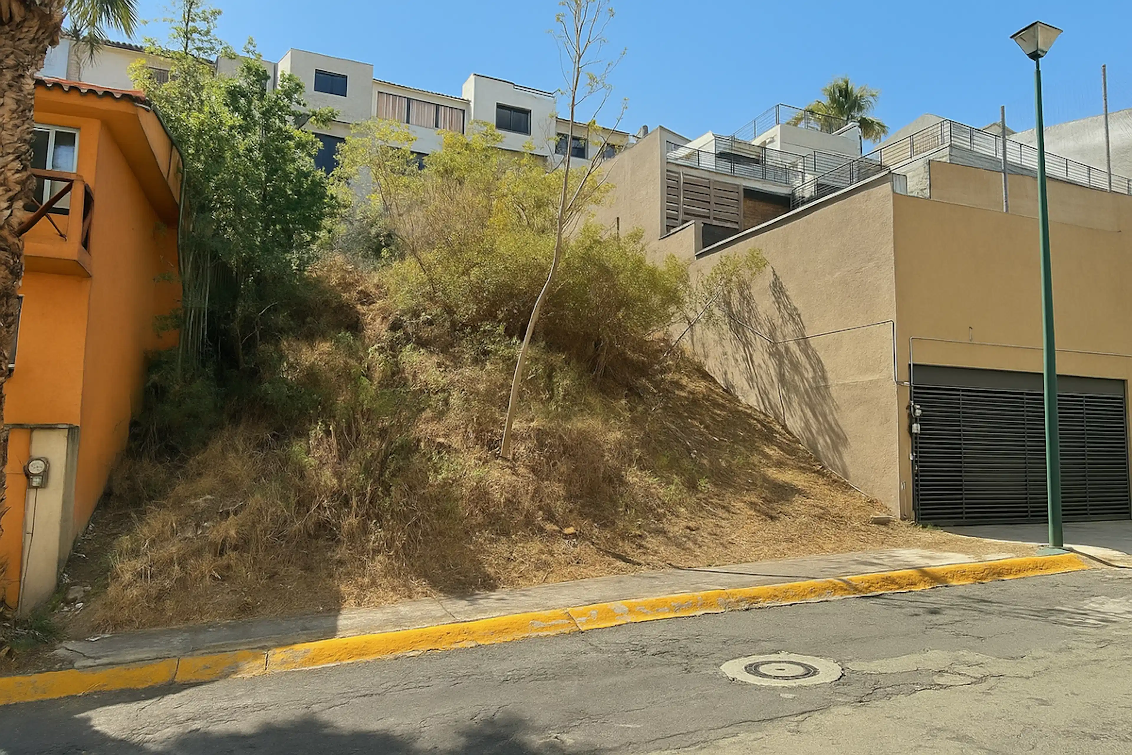 Terreno En Hacienda De Las Palmas
