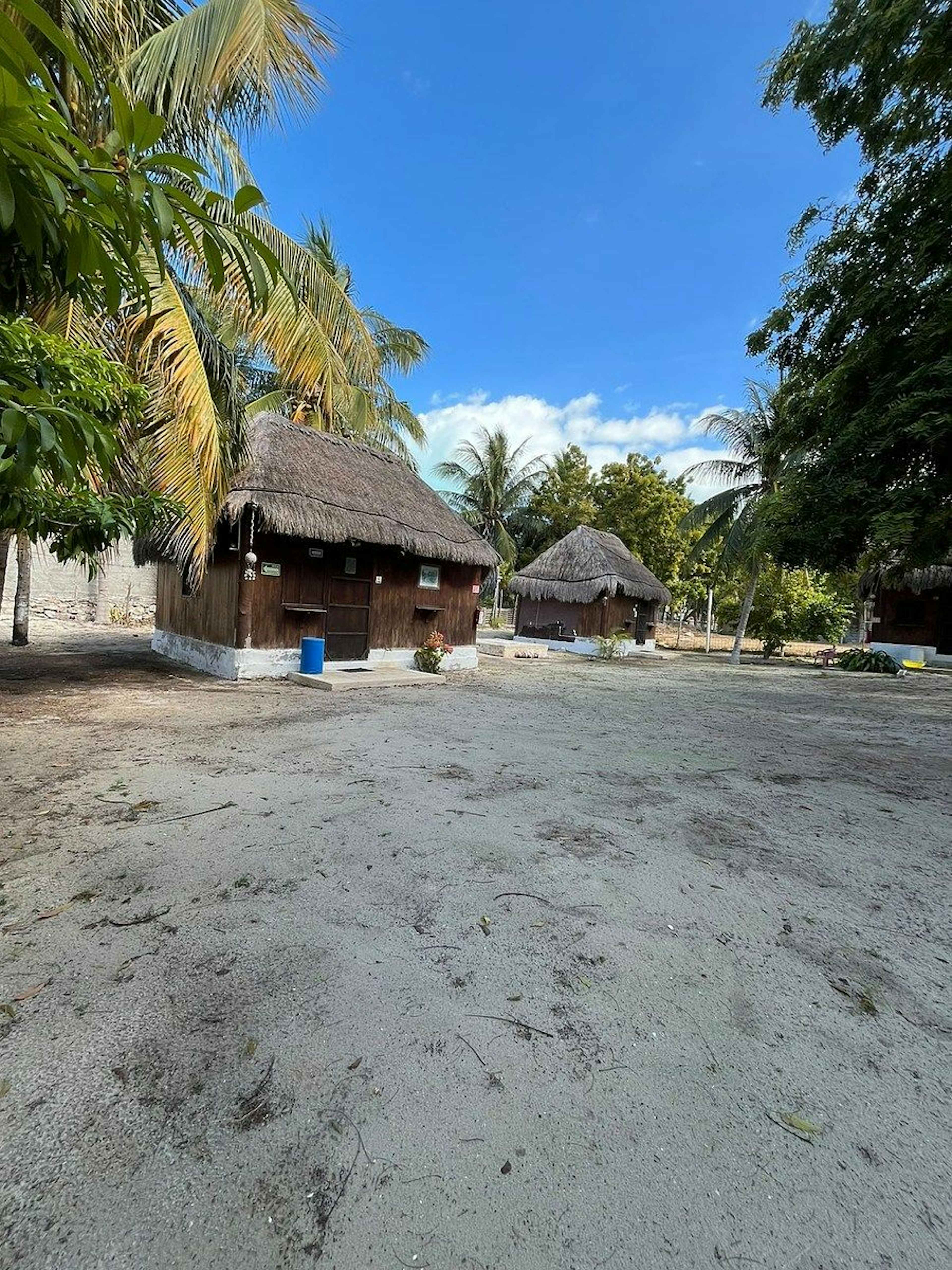 Terreno En Chelem Con 5 CabaÑas (recamara + BaÑo)