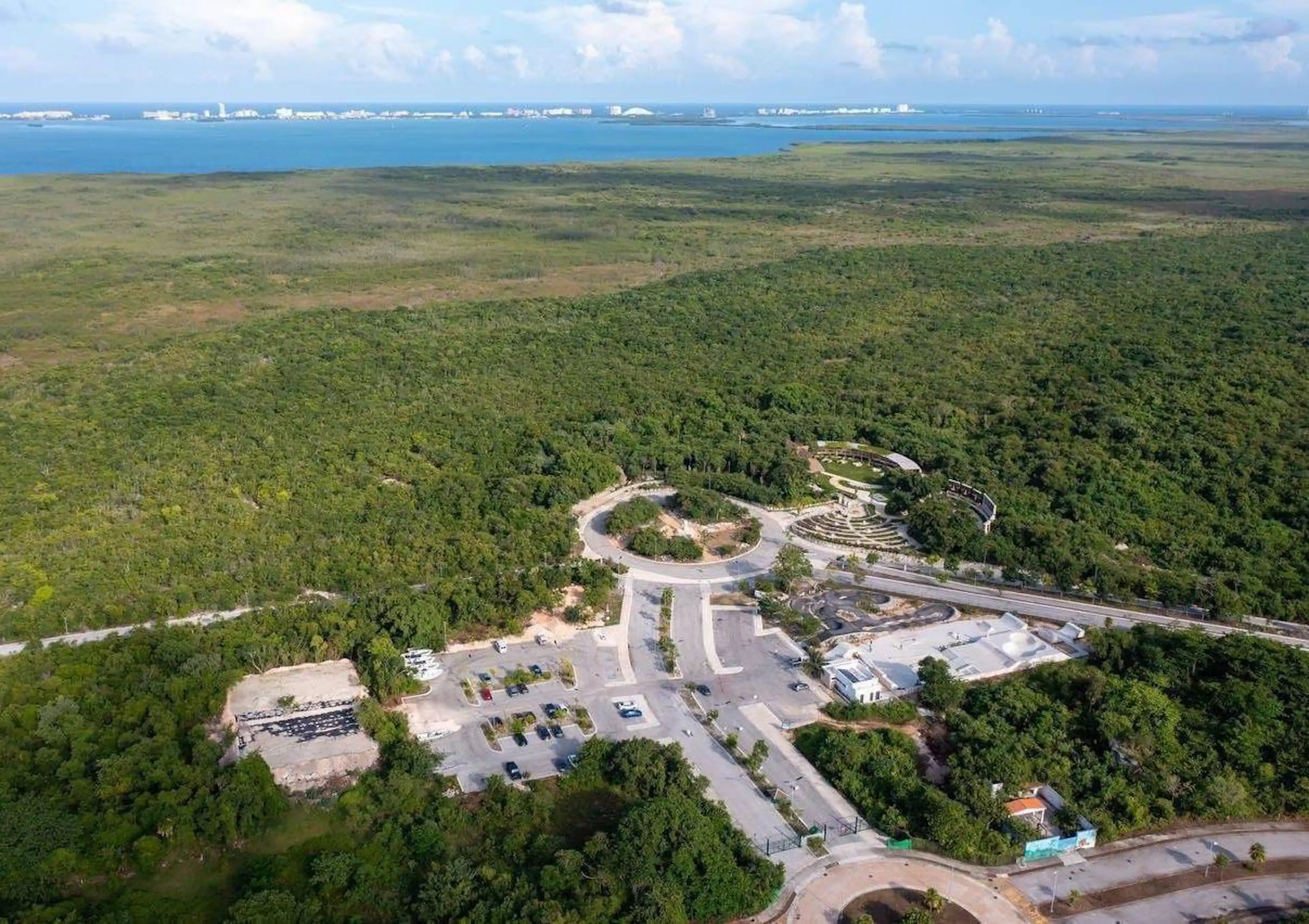 Lote Multifamiliar En Venta En Cancún | Proyecto De 13 Niveles Incluido | C3203