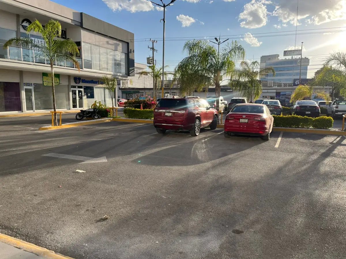 Local Comercial Spot2