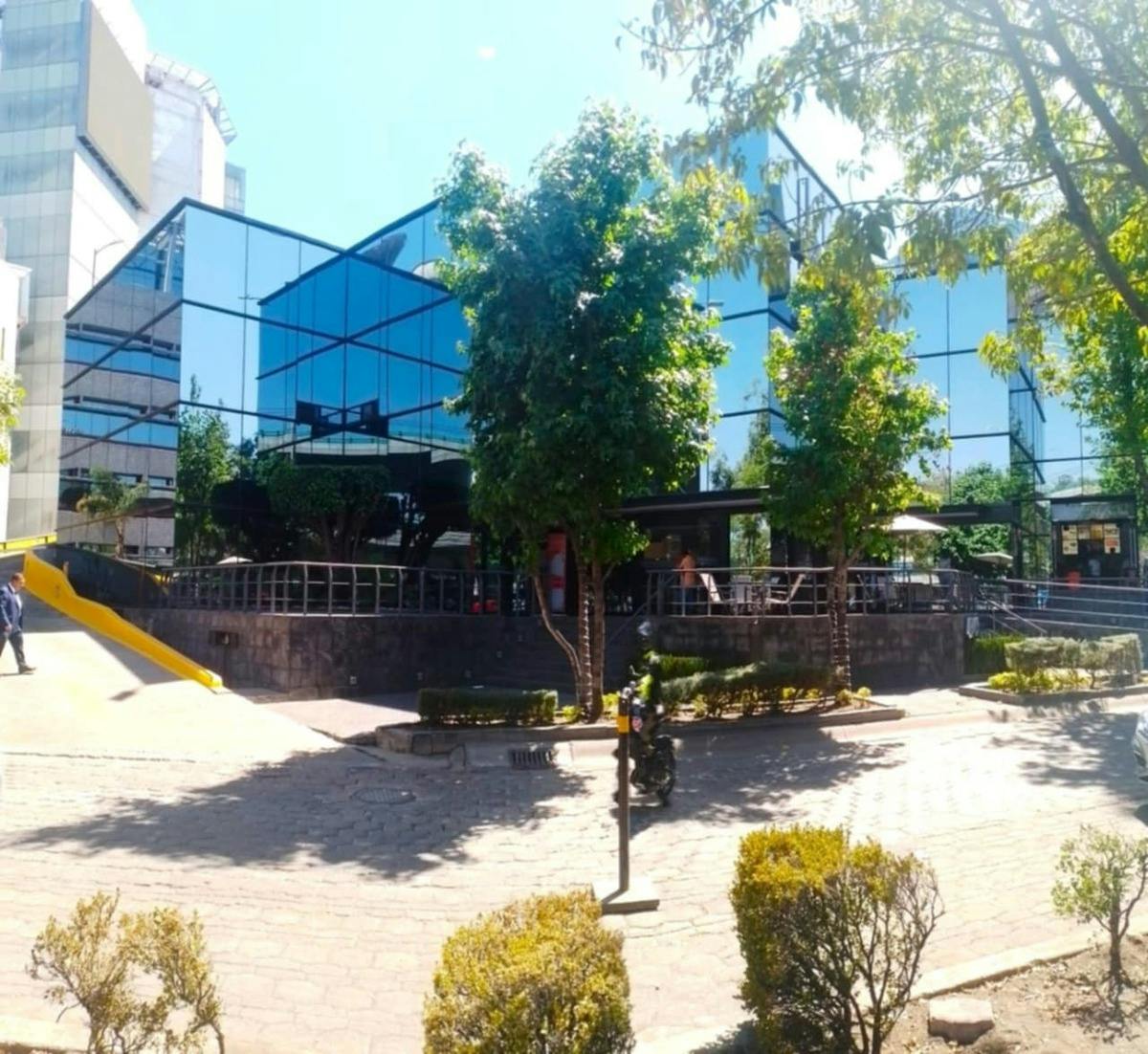 Local Comercial Spot2