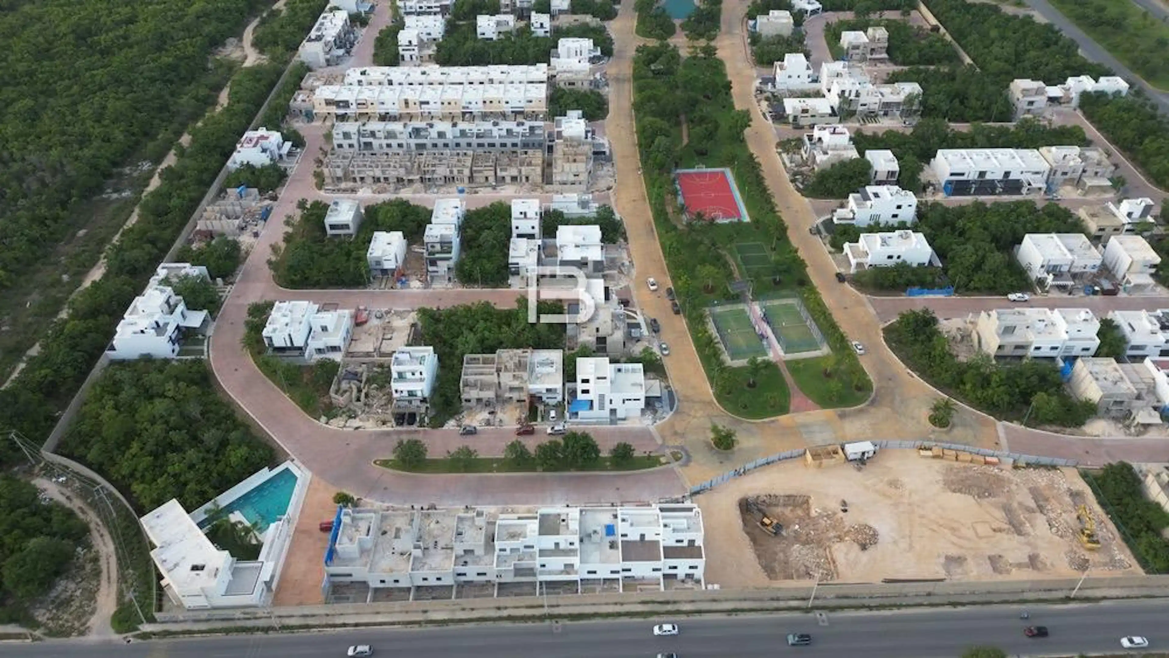 Terreno en venta en avenida principal
