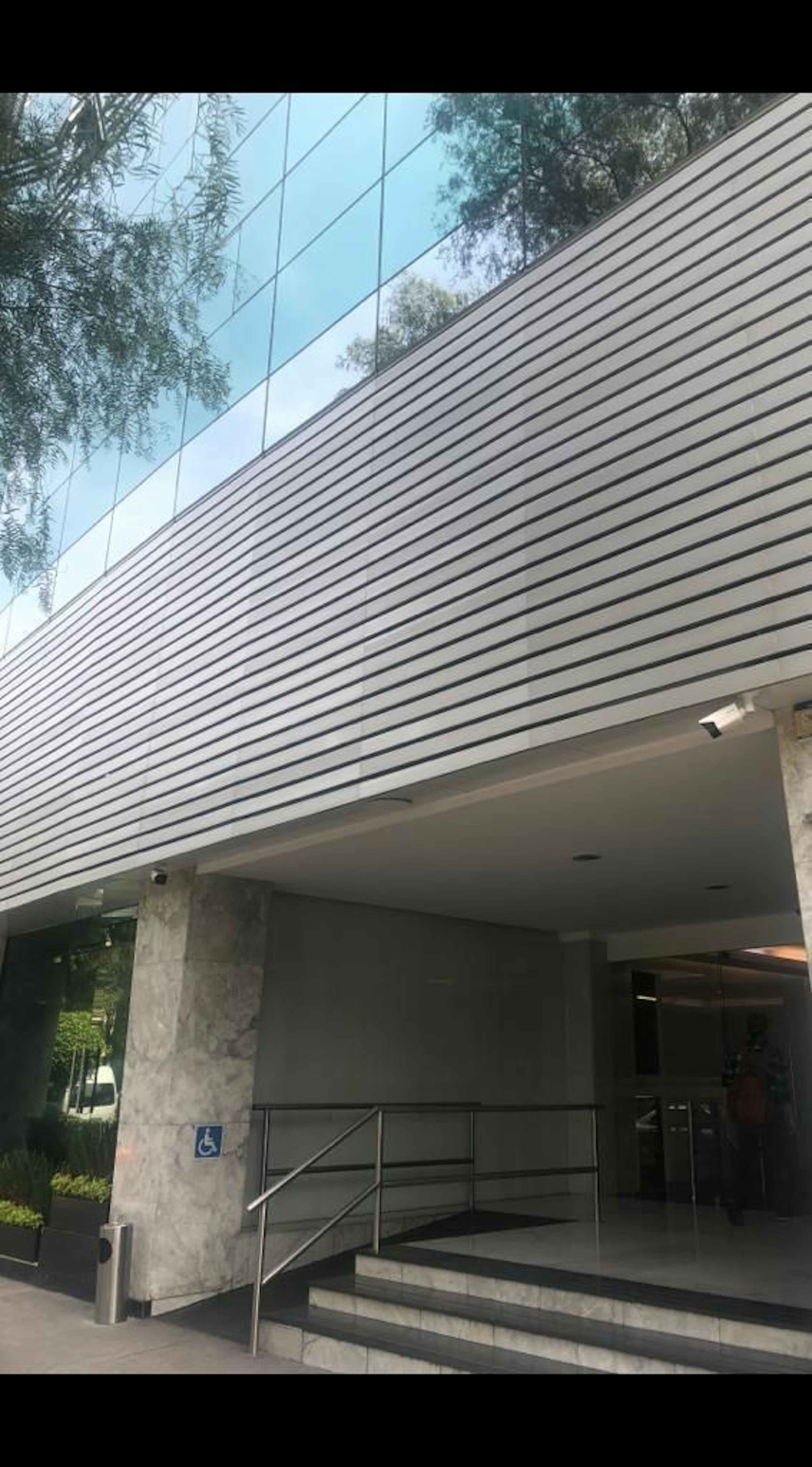 Avenida Mariano Escobedo 748