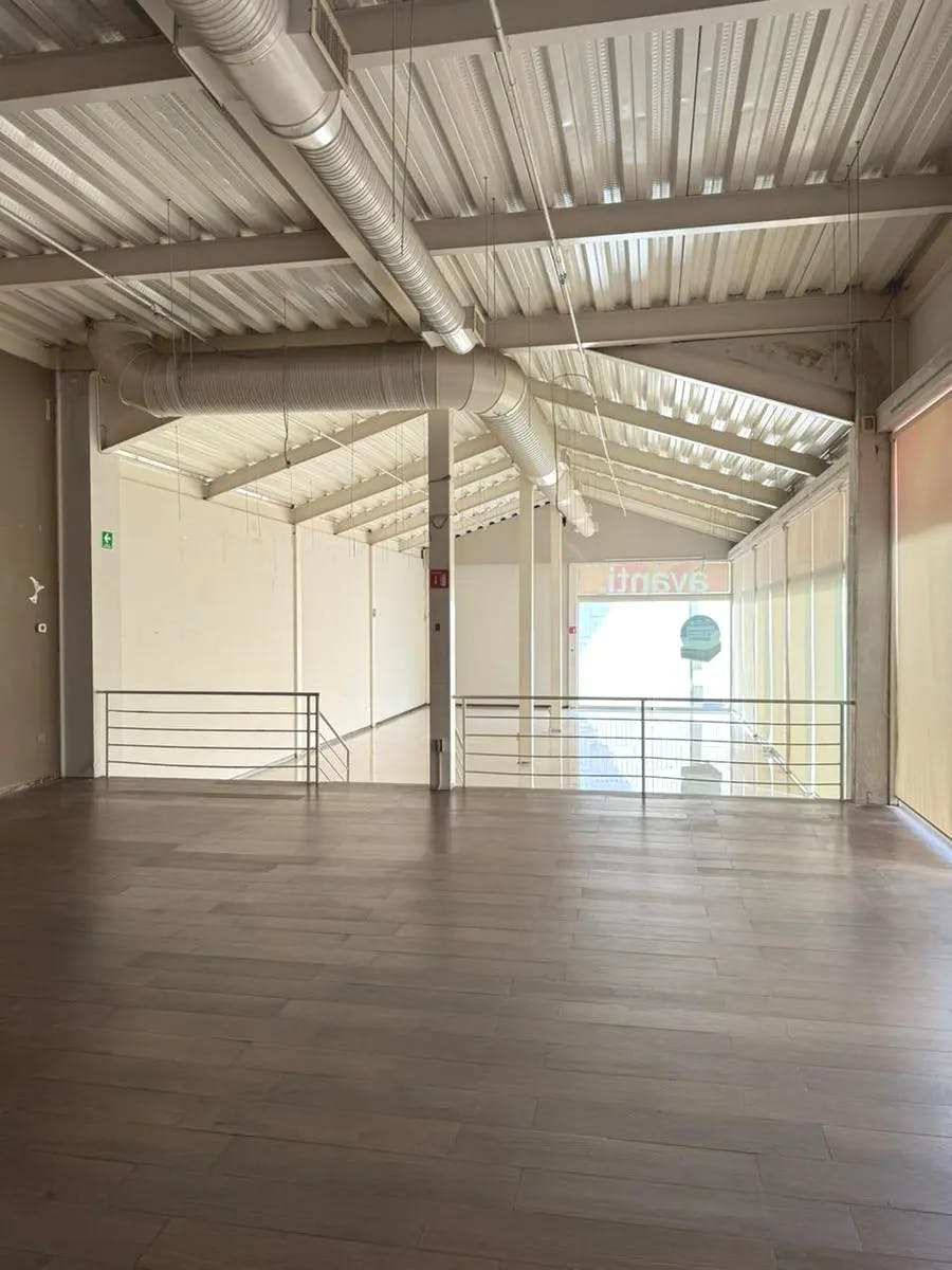 Local Comercial Spot2