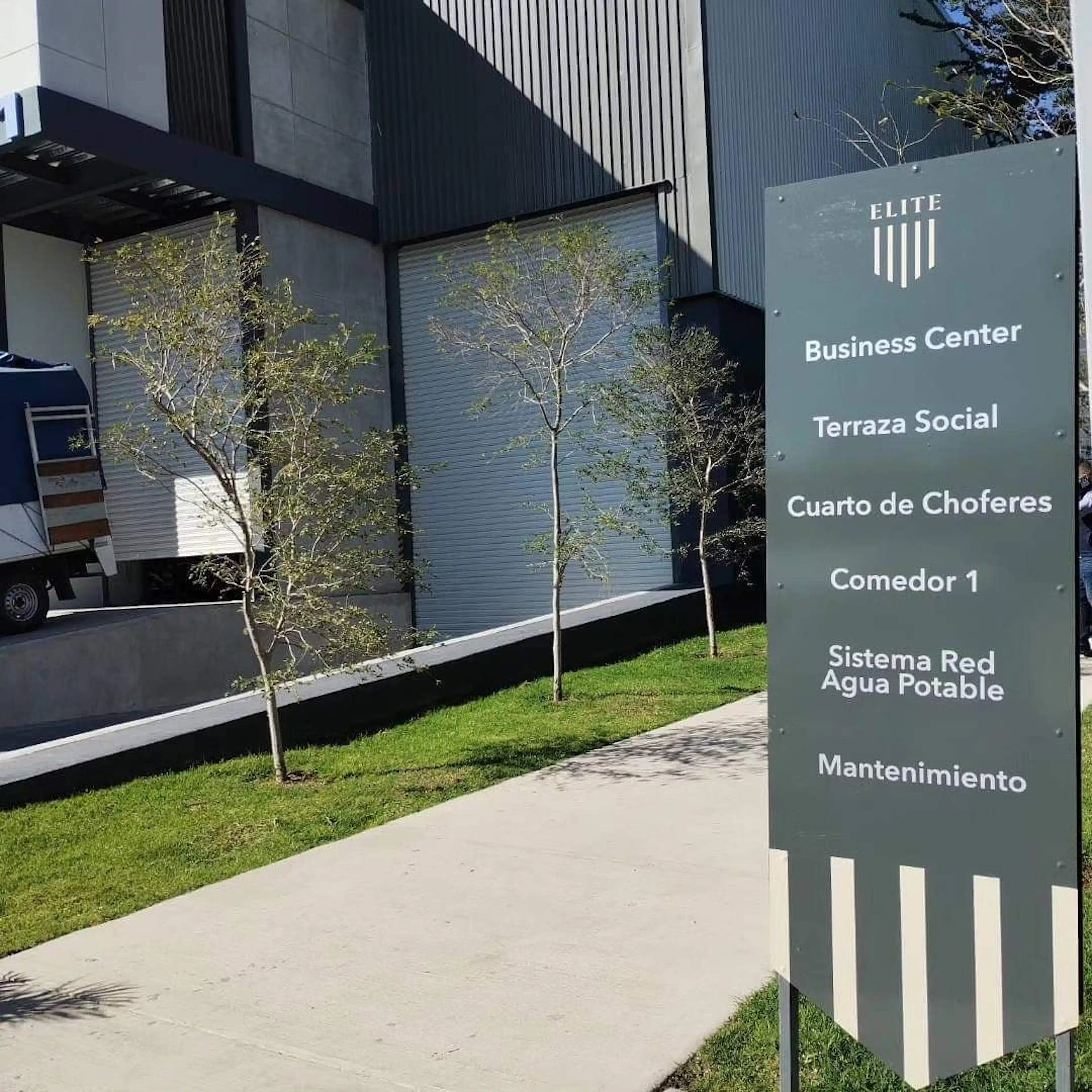Venta De Lotes Y Bodegas  Puerto Vallarta  En Parque Industrial