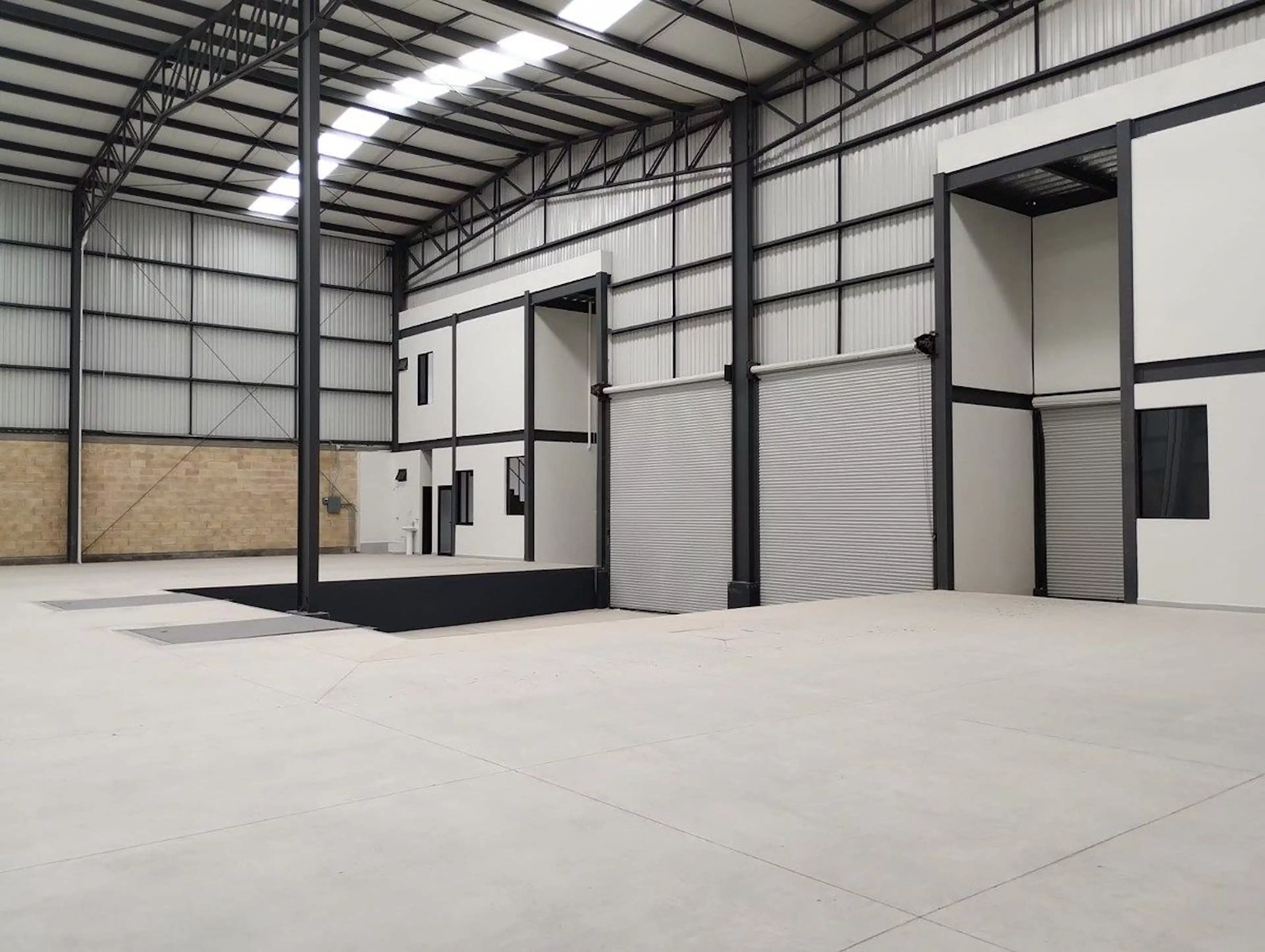 Venta De Lotes Y Bodegas  Puerto Vallarta  En Parque Industrial
