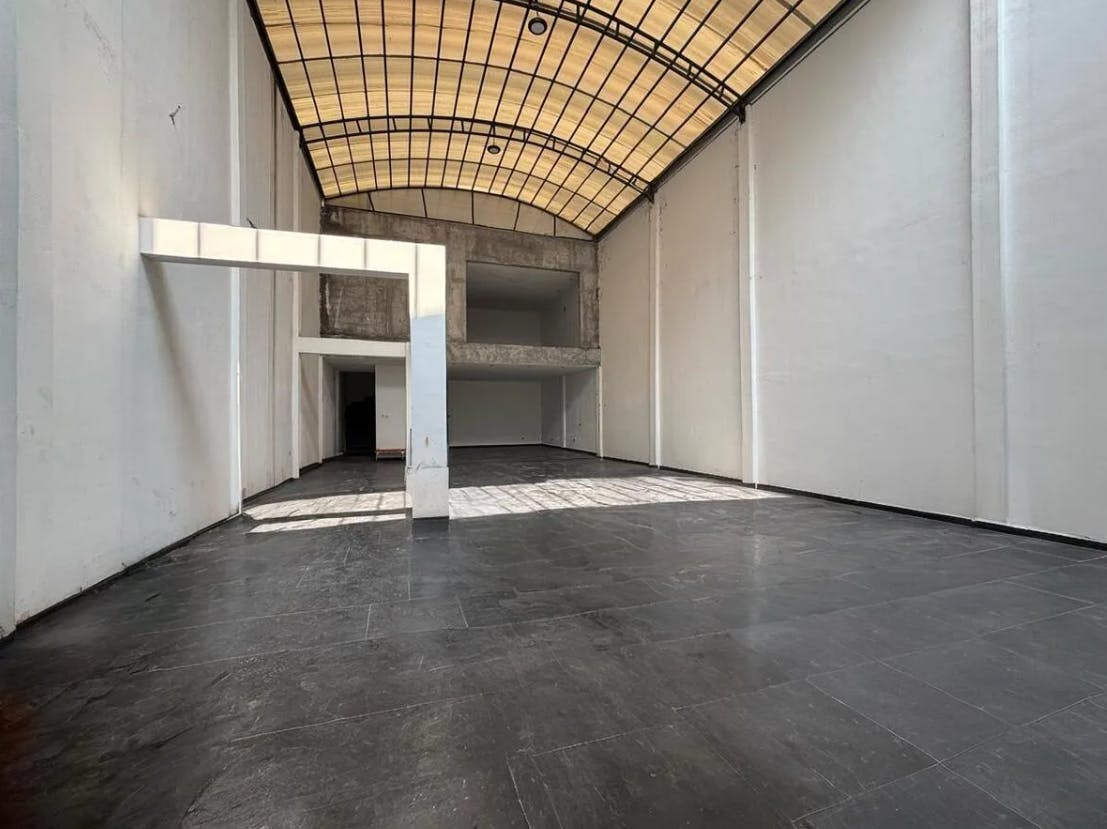 Local Comercial Spot2