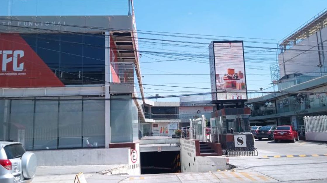 Local Comercial Spot2