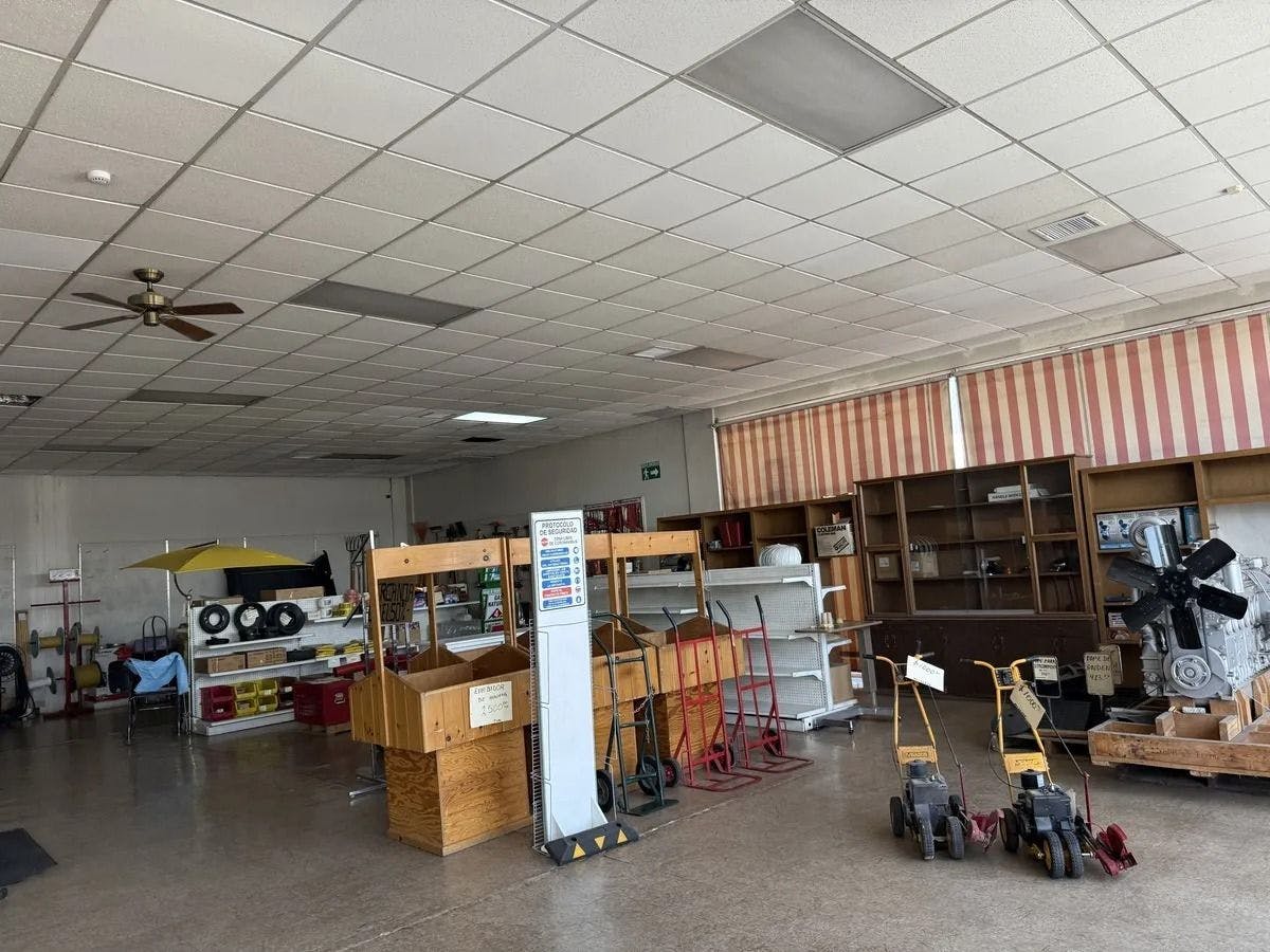 Local Comercial Spot2