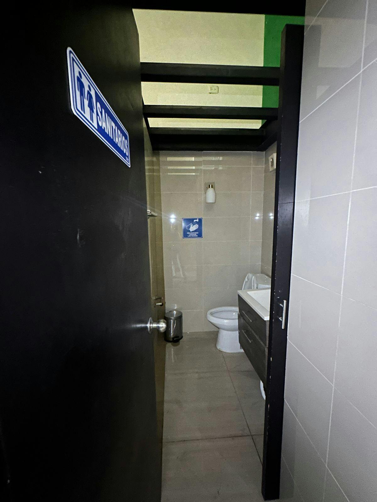 Local Comercial Spot2