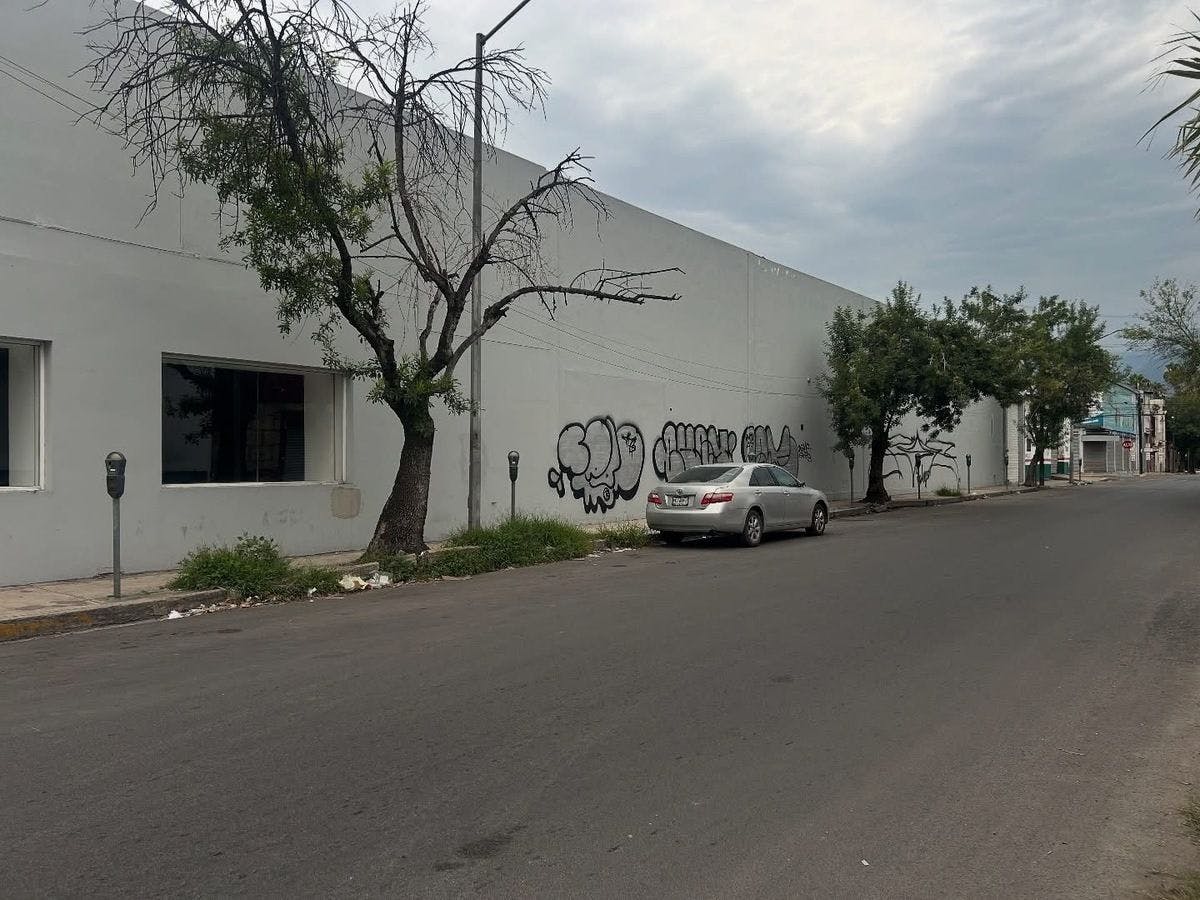 Local Comercial Spot2