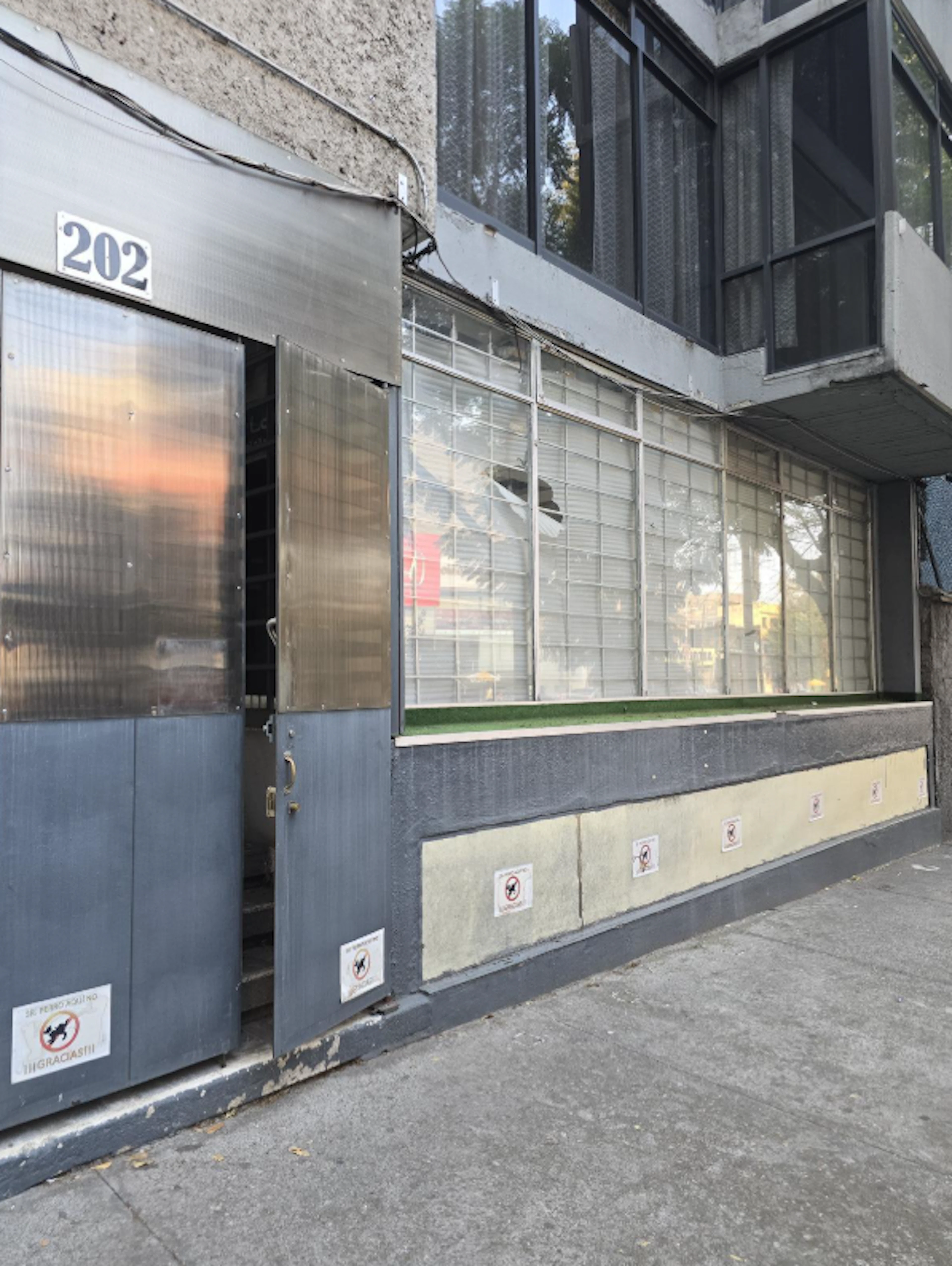 Local Comercial Spot2