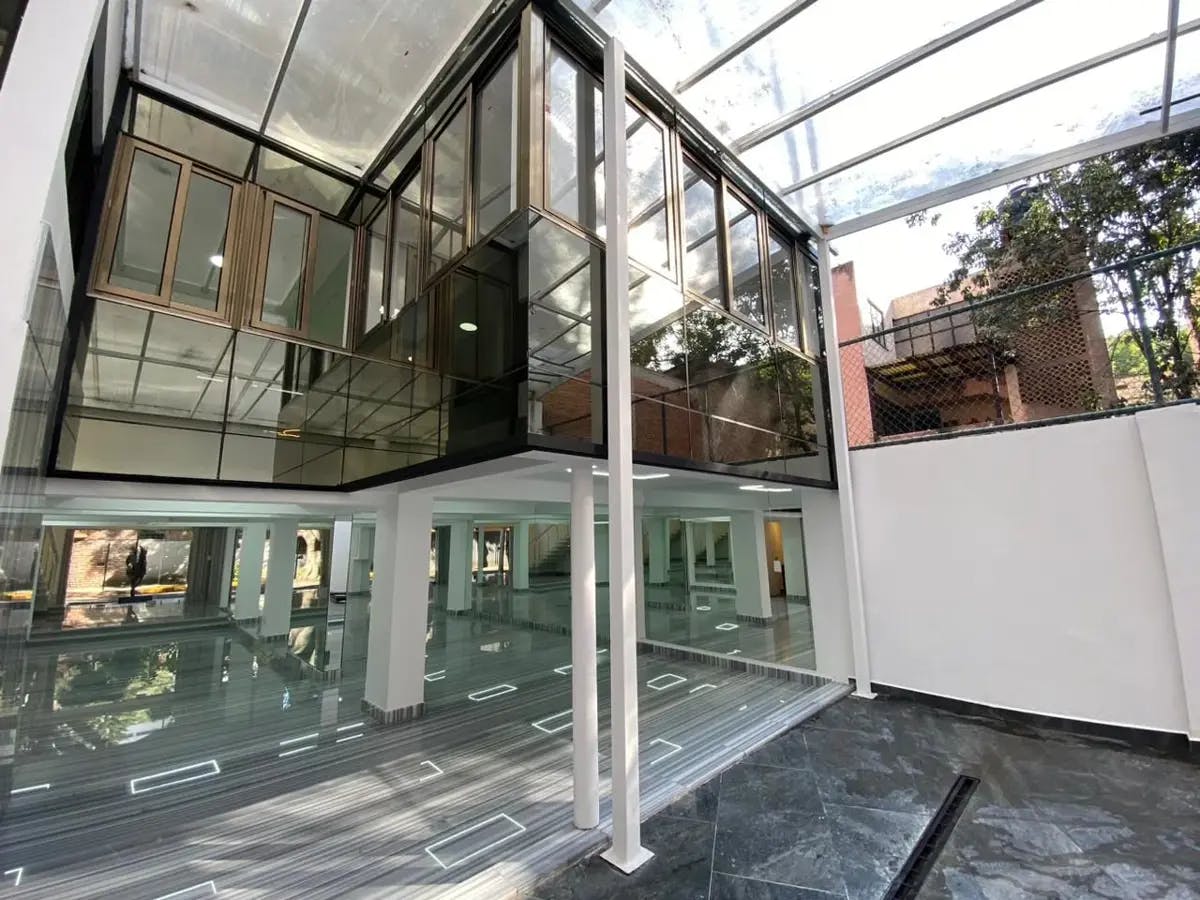 Local Comercial Spot2