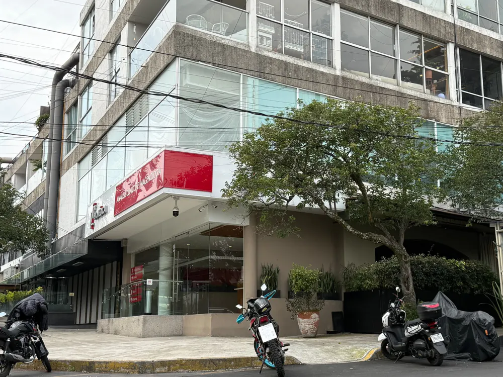 Local Comercial Spot2