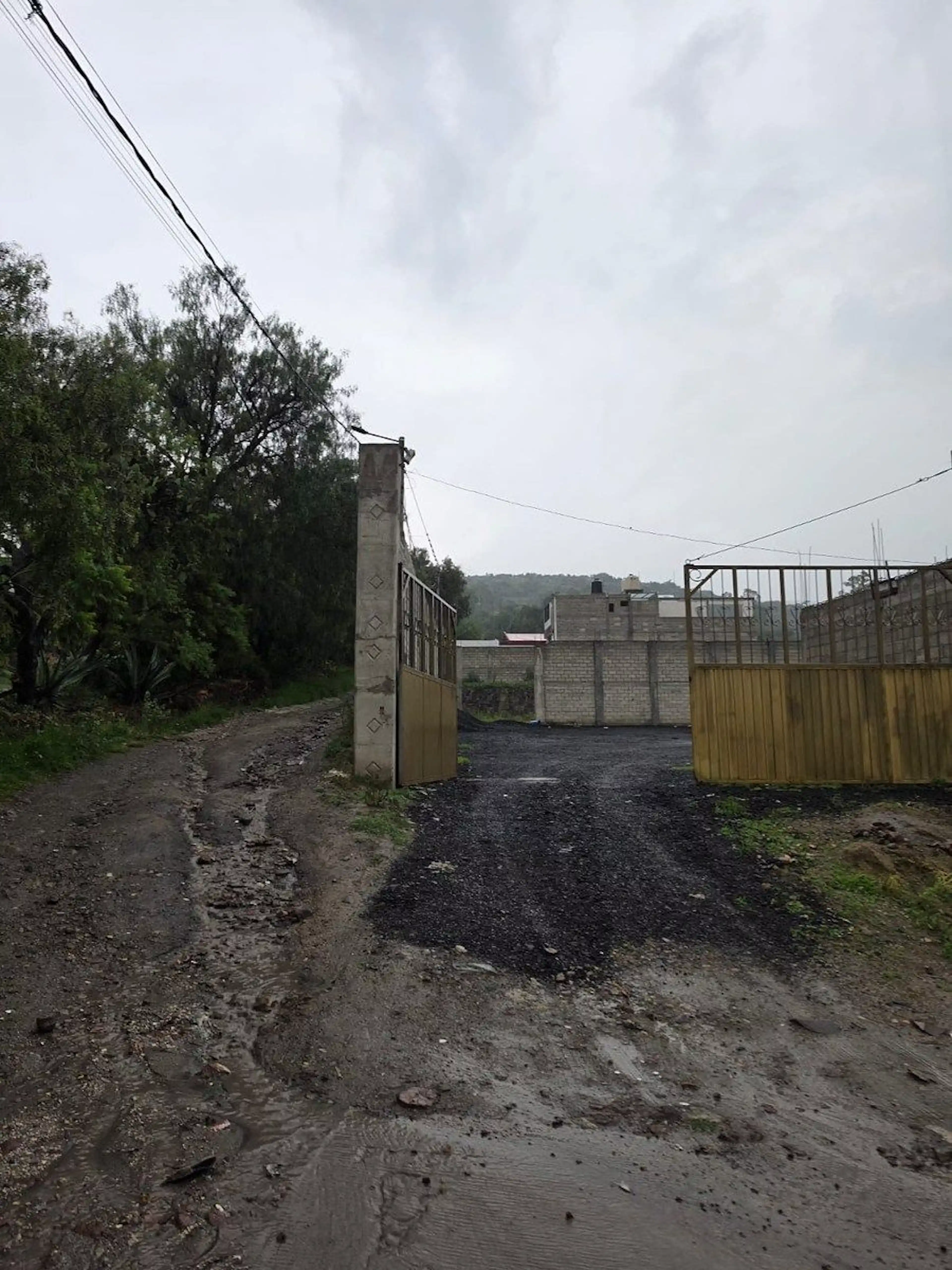 SE RENTA PATIO DE MANIOBRAS 2,000 M2 UBICADO EN BARRIO DE LA LUZ TEPOTZOTLAN