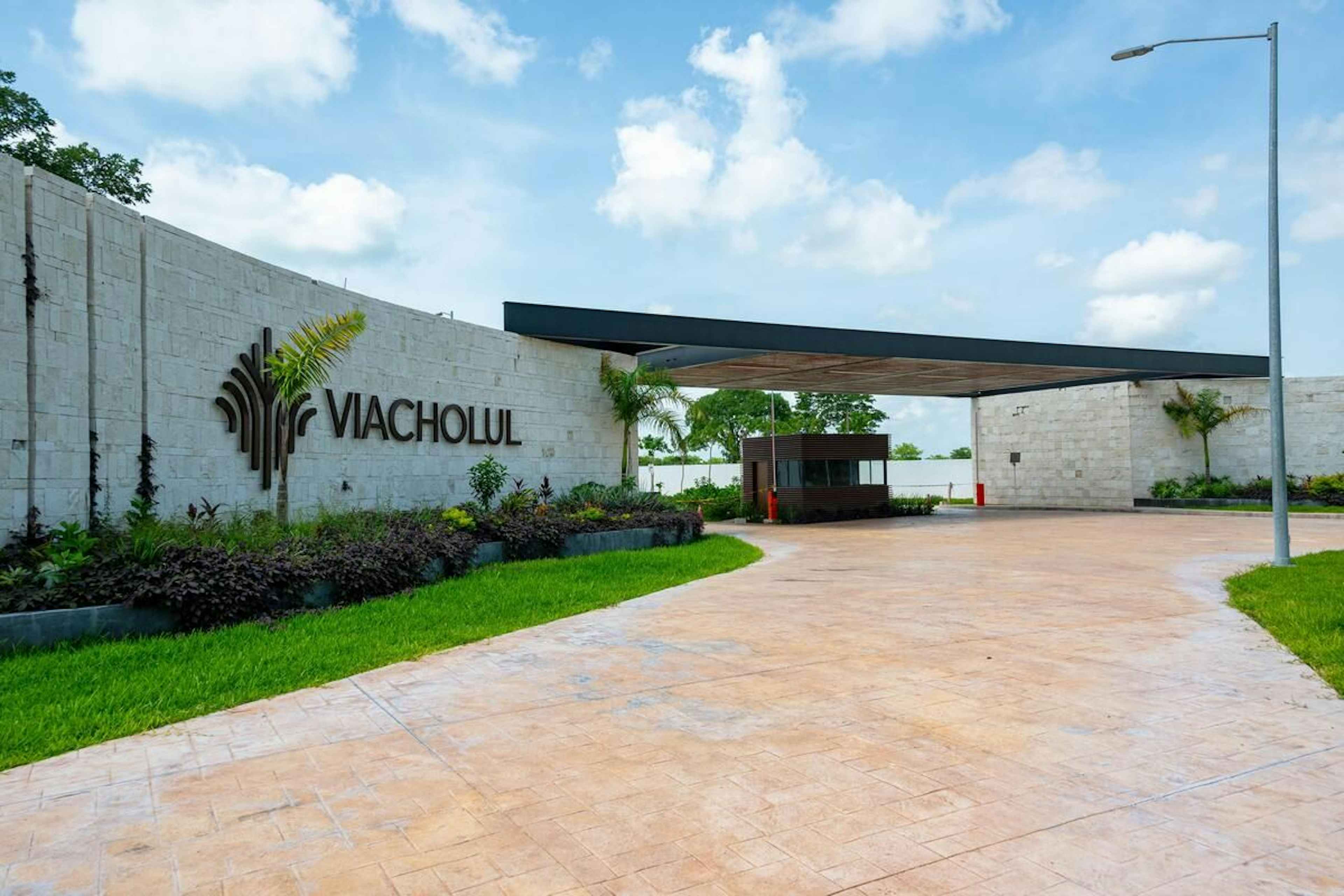 Terreno/lote En Venta Merida, Privada Via Cholul, Entrega Inmediata.