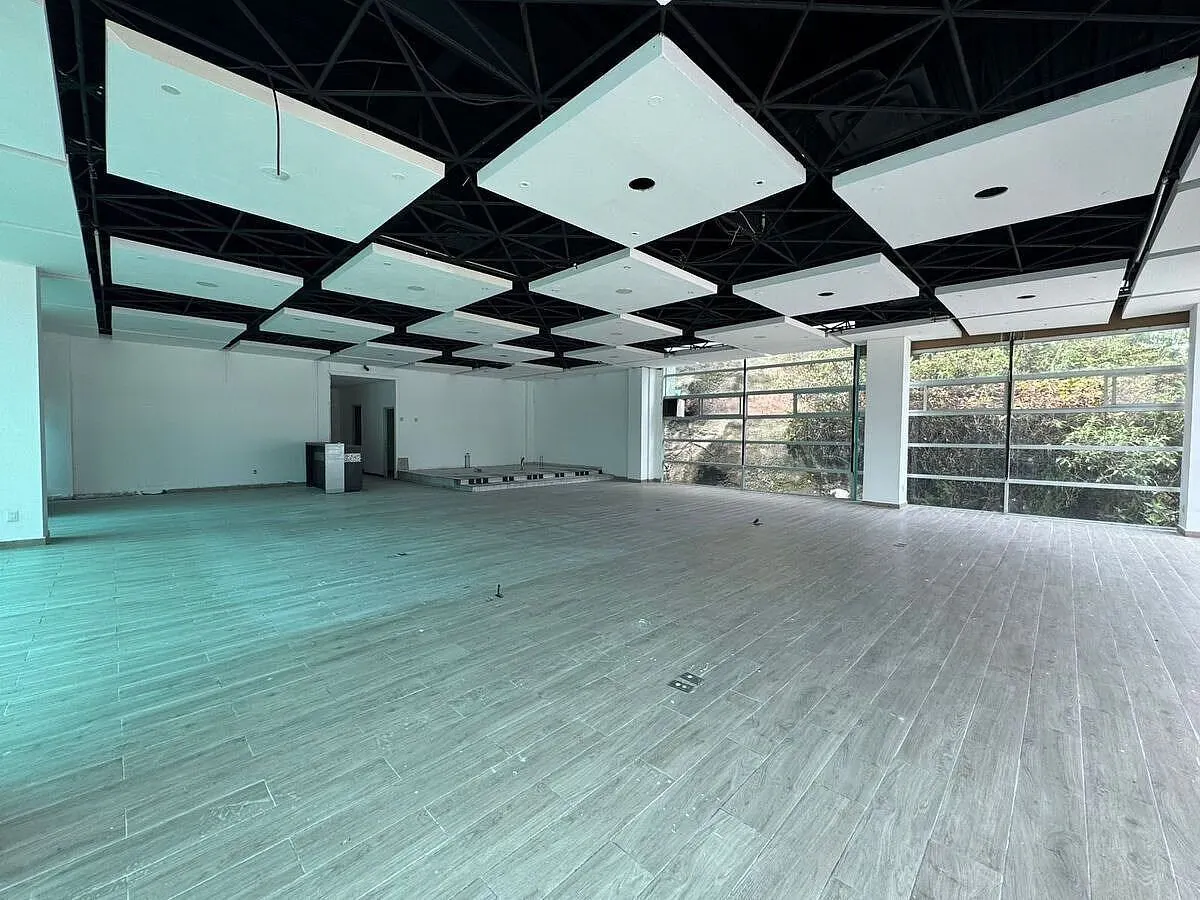 Local Comercial Spot2