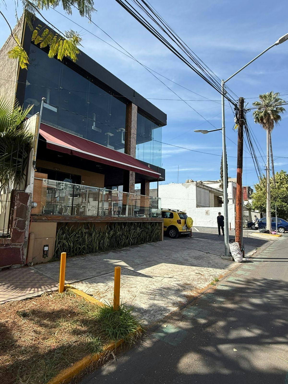 Local Comercial Spot2