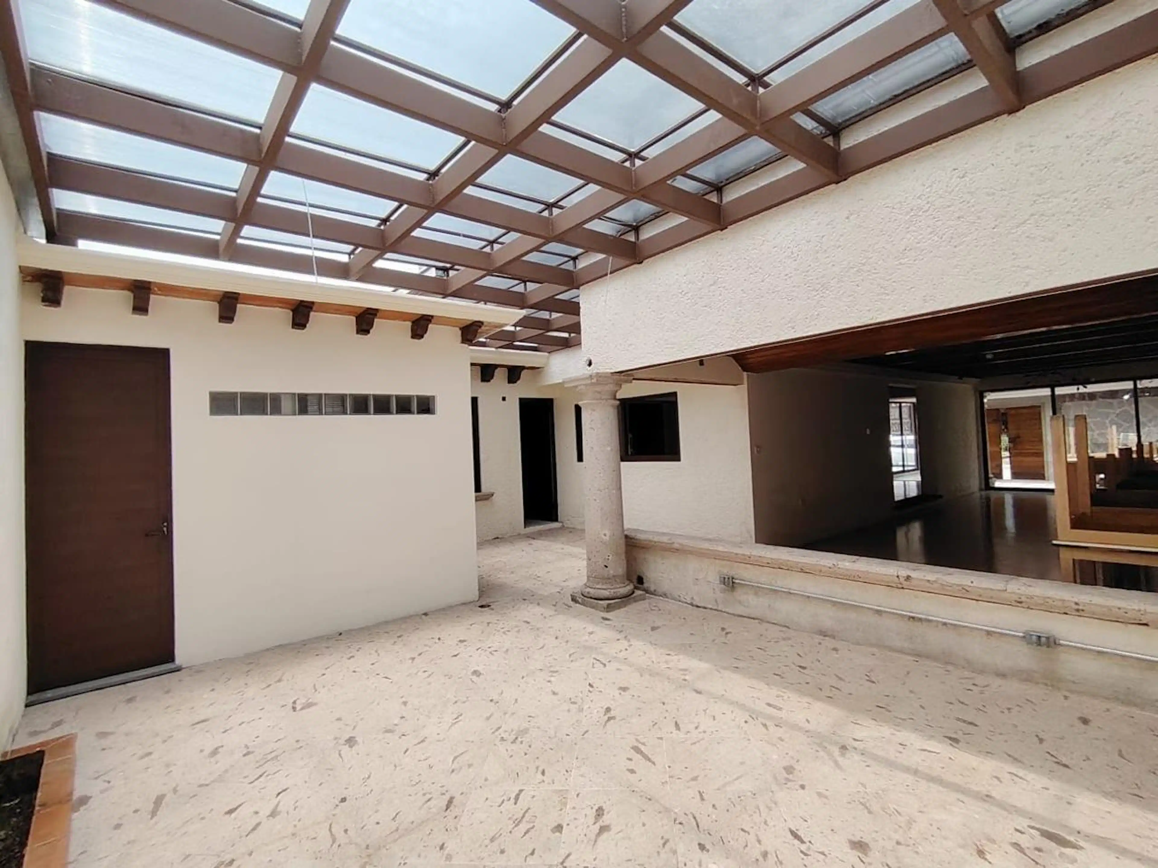 Propiedad En Venta Con Áreas Comerciales  Avenida Araucarias S/n