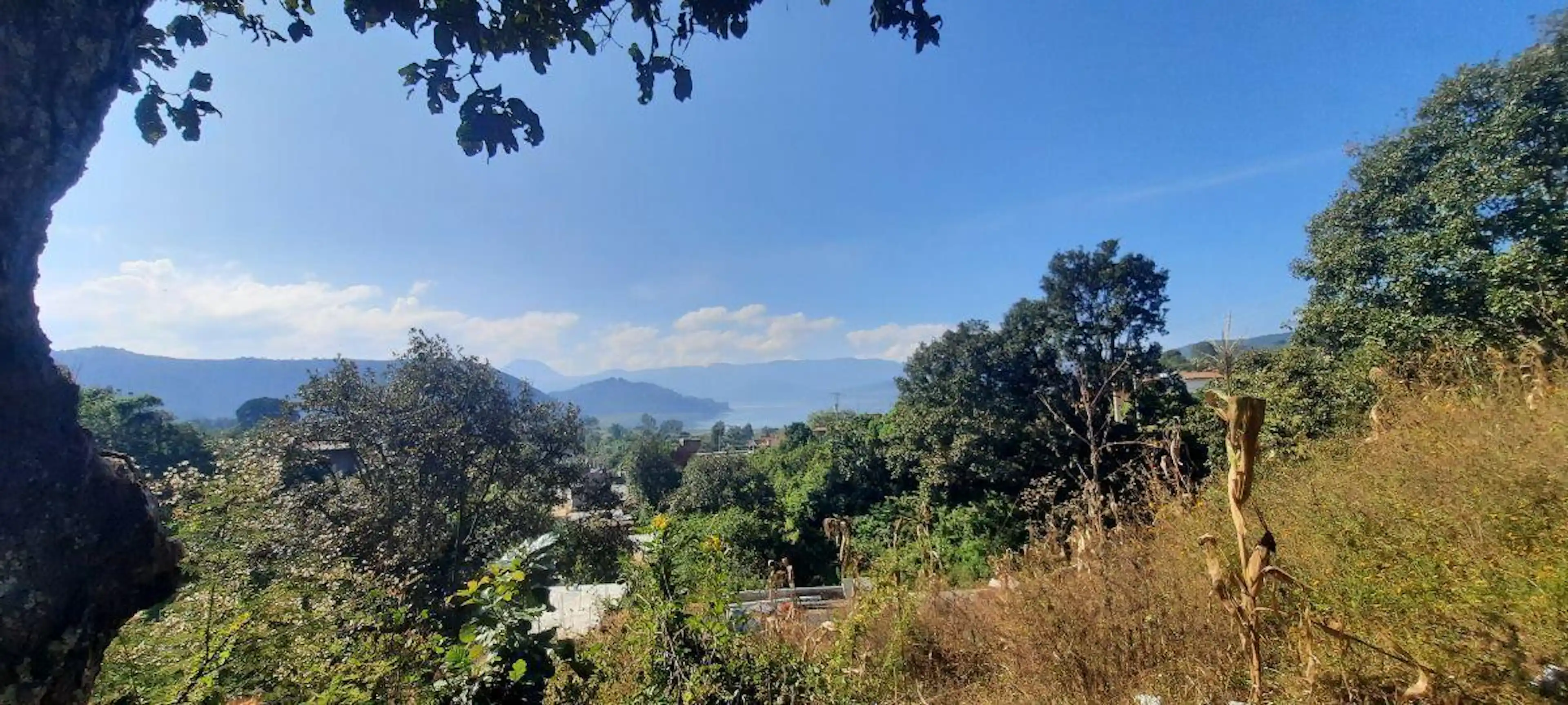 Terreno con vista al lago
